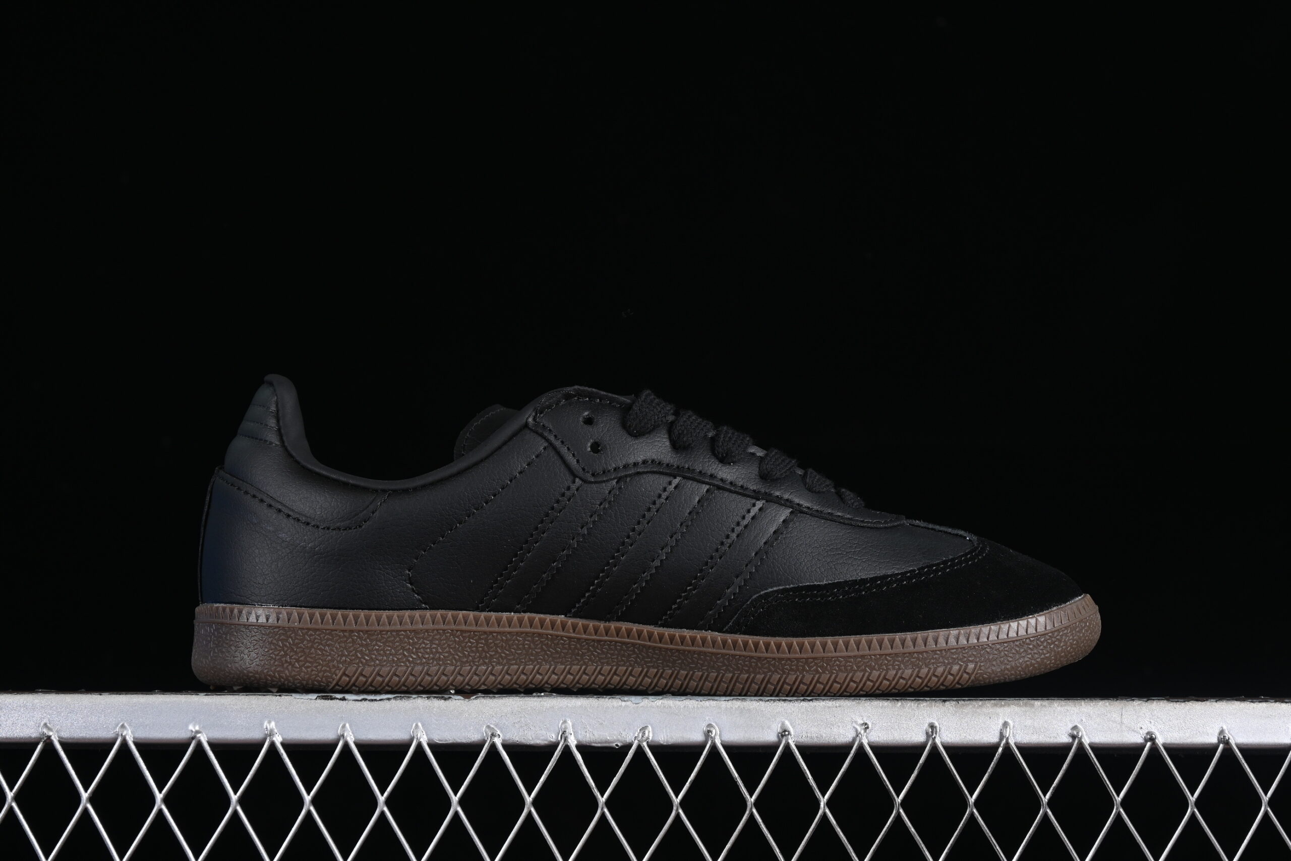 Adidas Samba OG 'Triple Black' — изображение 2