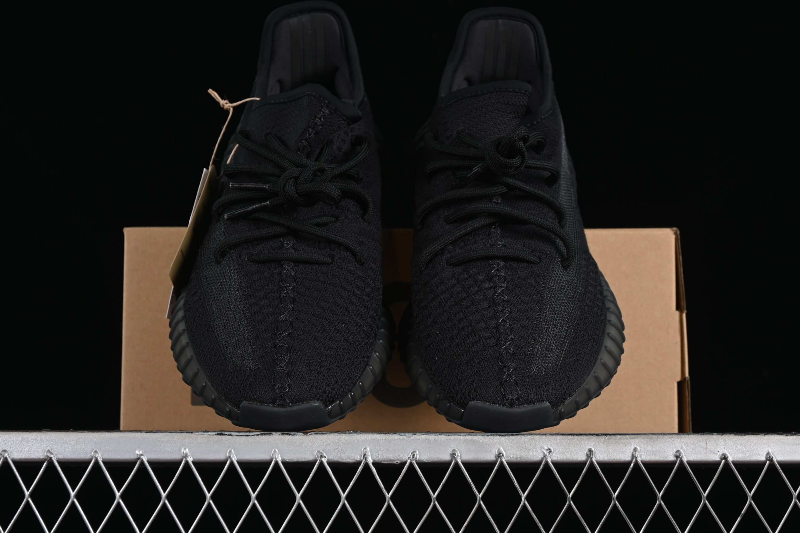 Adidas Yeezy Boost 350 V2 Onyx — изображение 5
