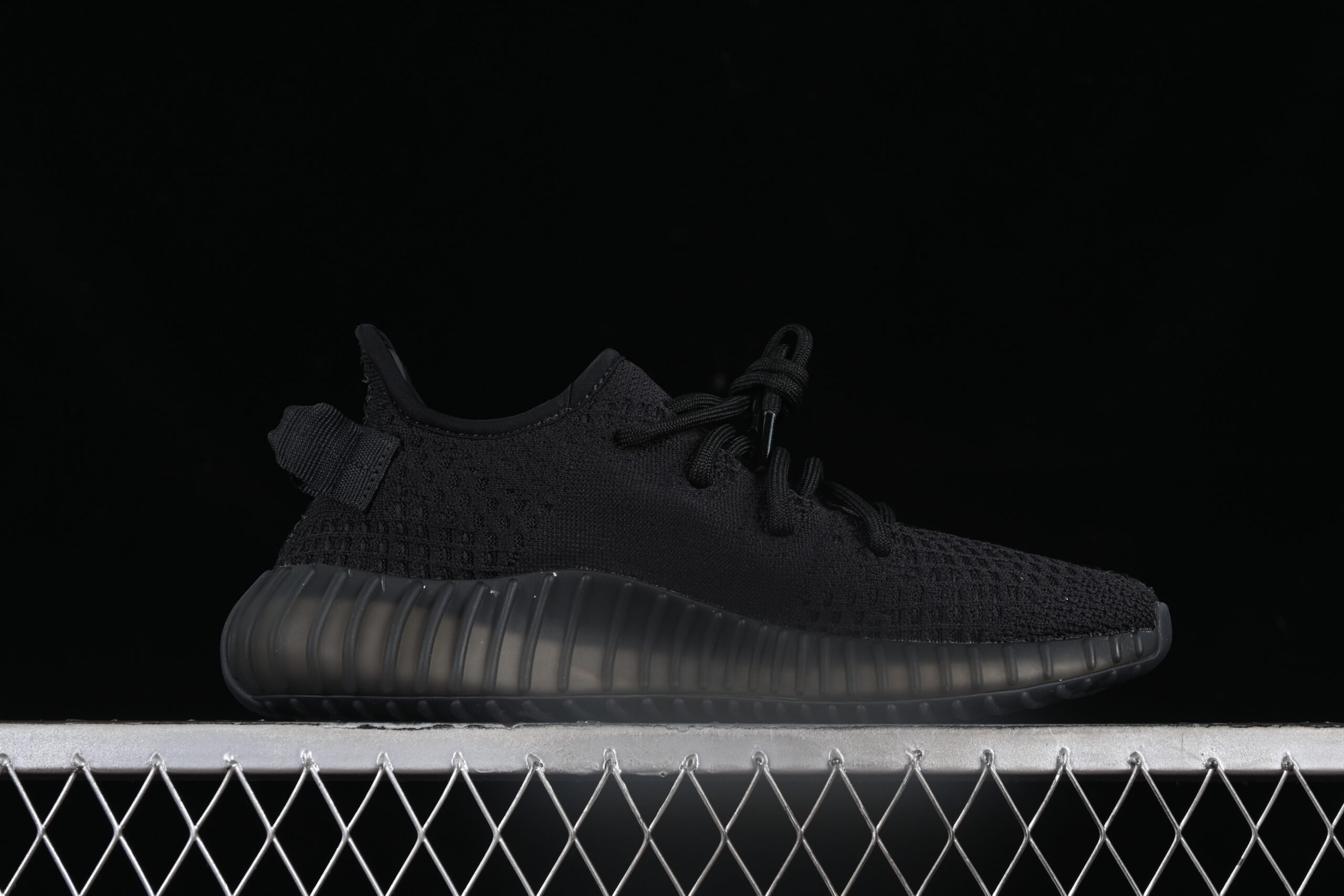 Adidas Yeezy Boost 350 V2 Onyx — изображение 2