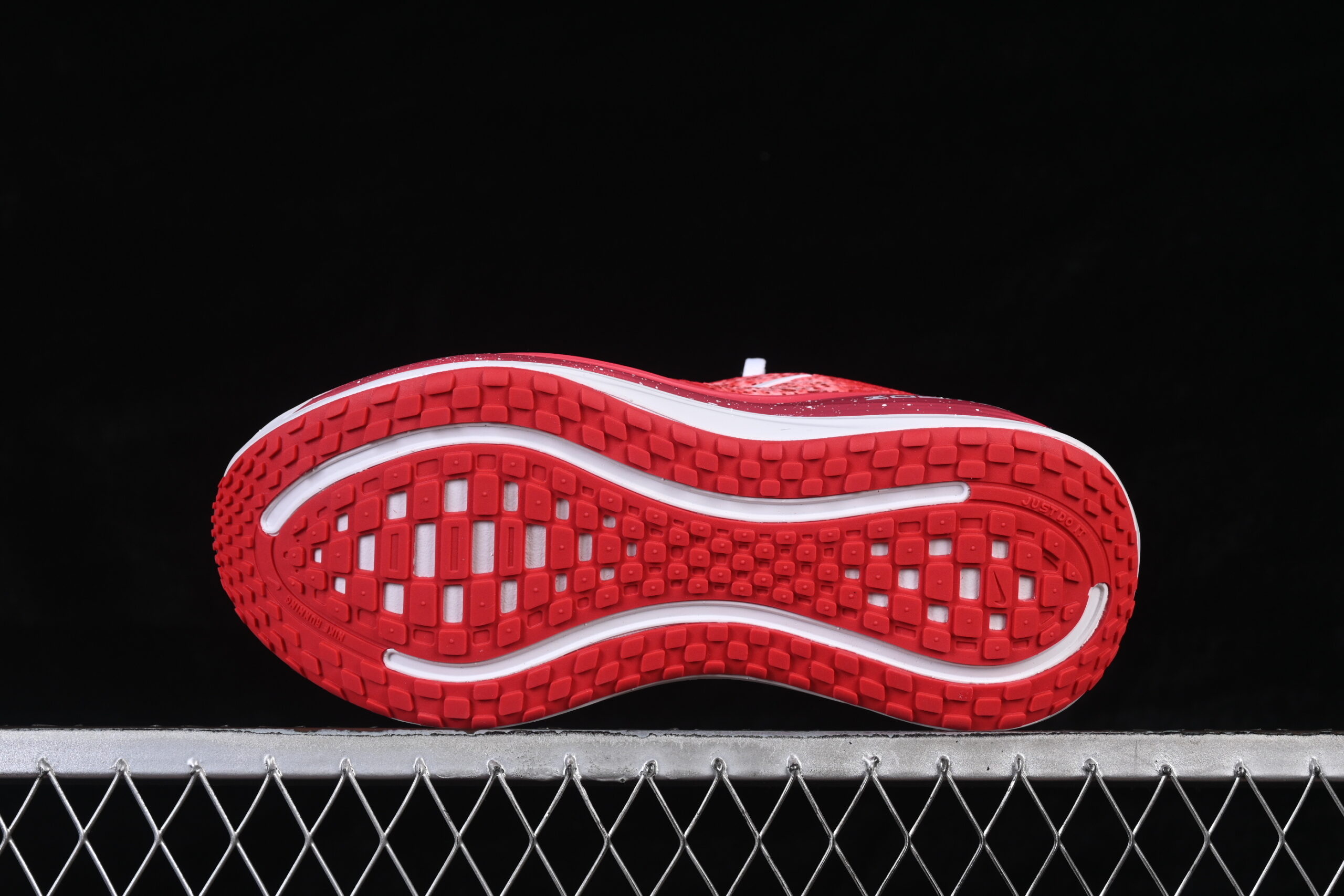 Nike Vomero Plus Coca-Cola — изображение 3