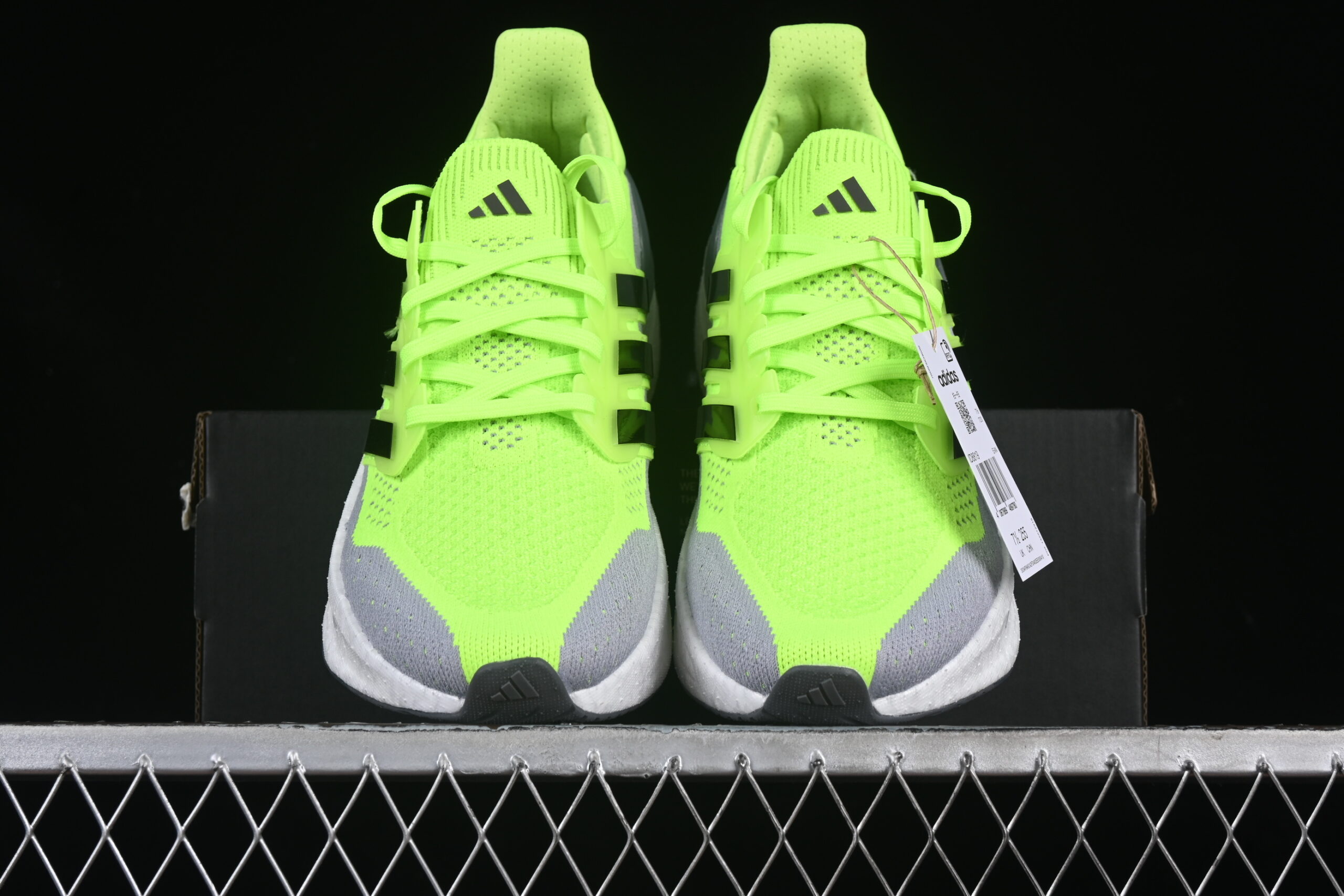 Adidas UltraBoost 5 'Lucid Lemon Grey' — изображение 5