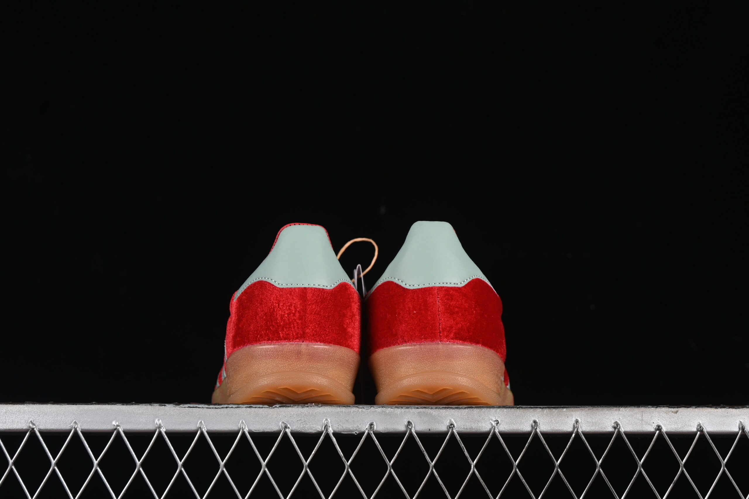 Adidas Wmns Gazelle Indoor 'Better Scarlet Green Velvet' — изображение 4