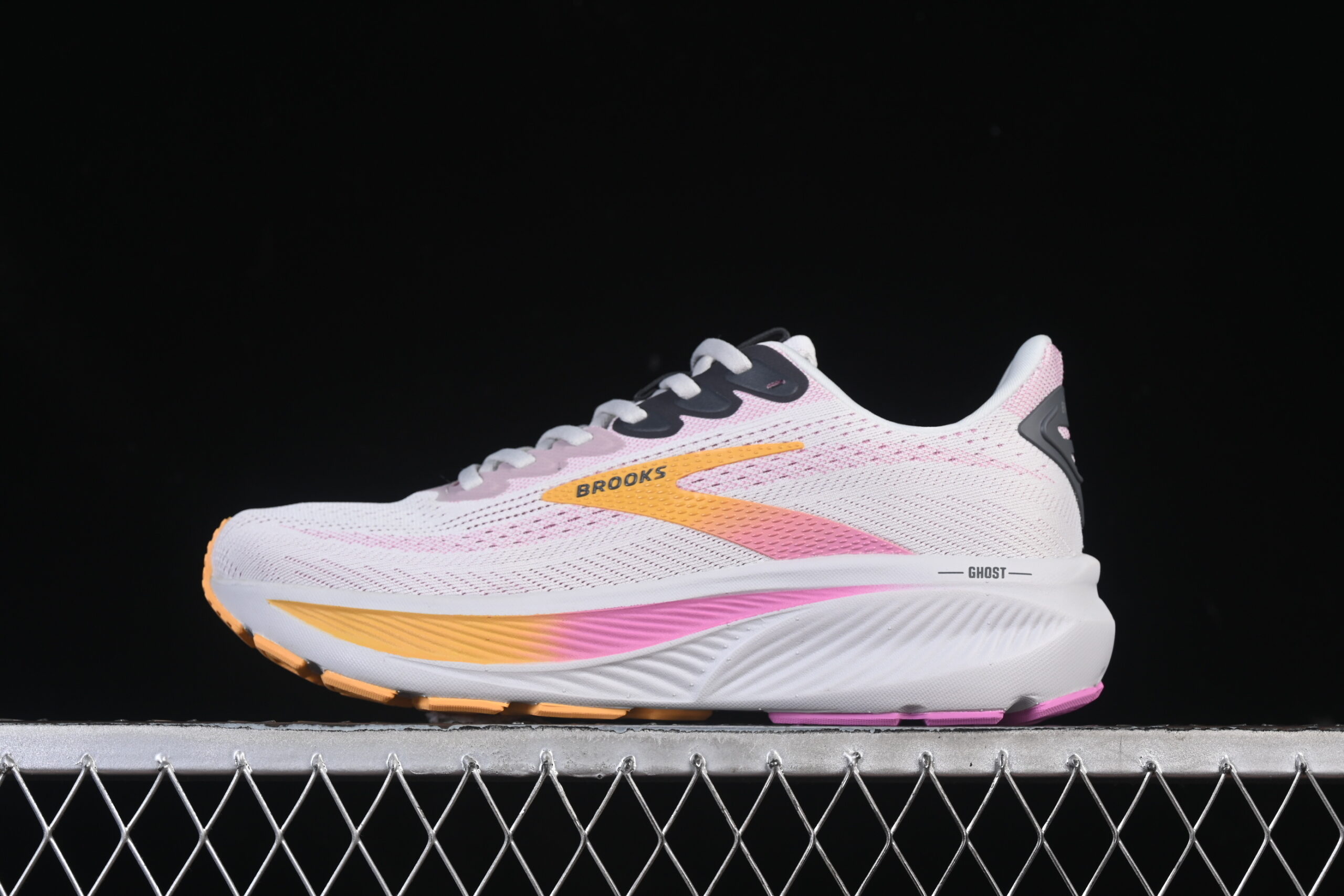 Brooks Wmns Ghost 17 Wide 'Oyster Apricot Pink'