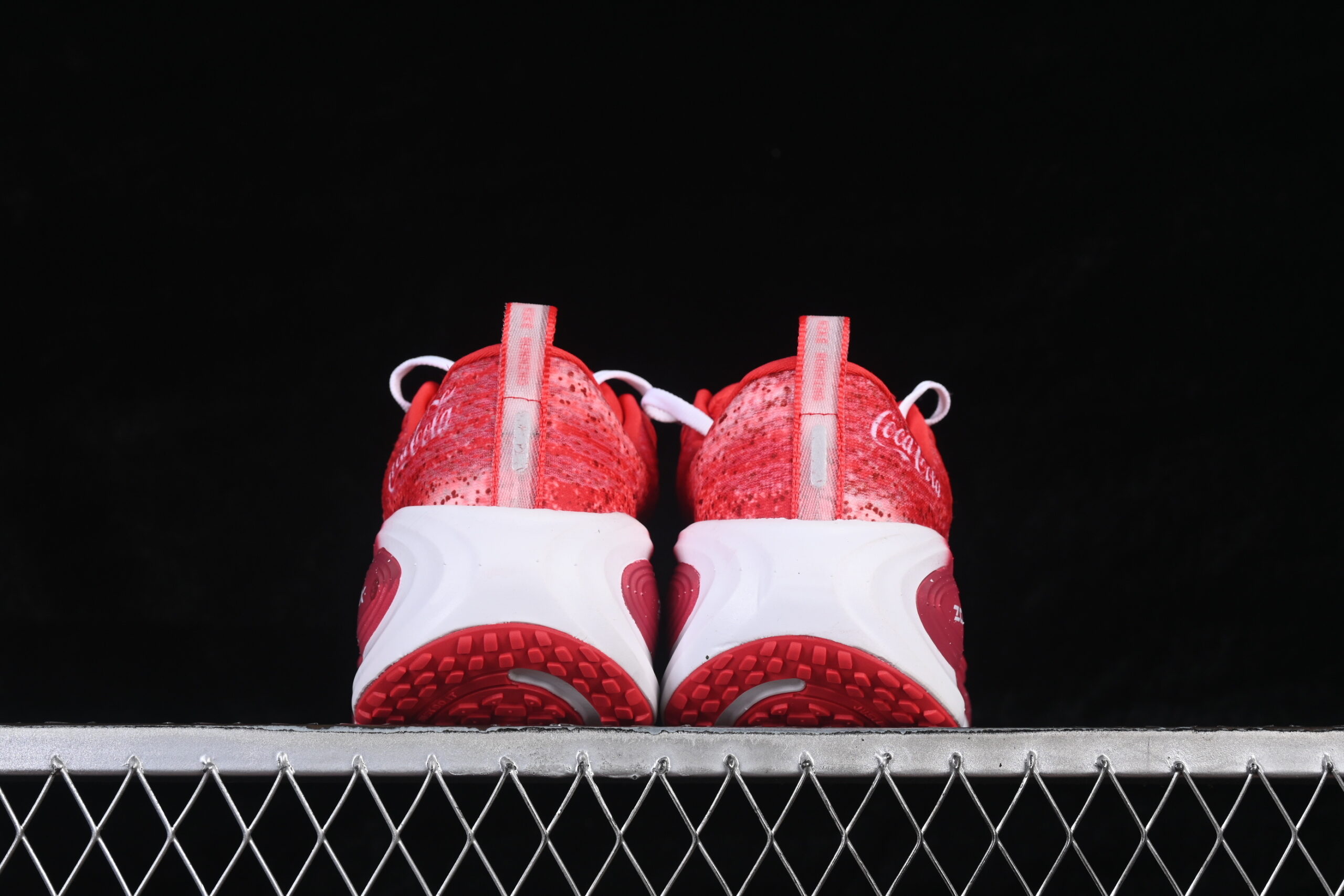 Nike Vomero Plus Coca-Cola — изображение 4