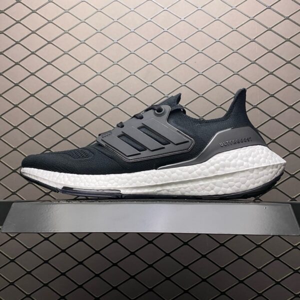 Adidas UltraBoost 22 Black