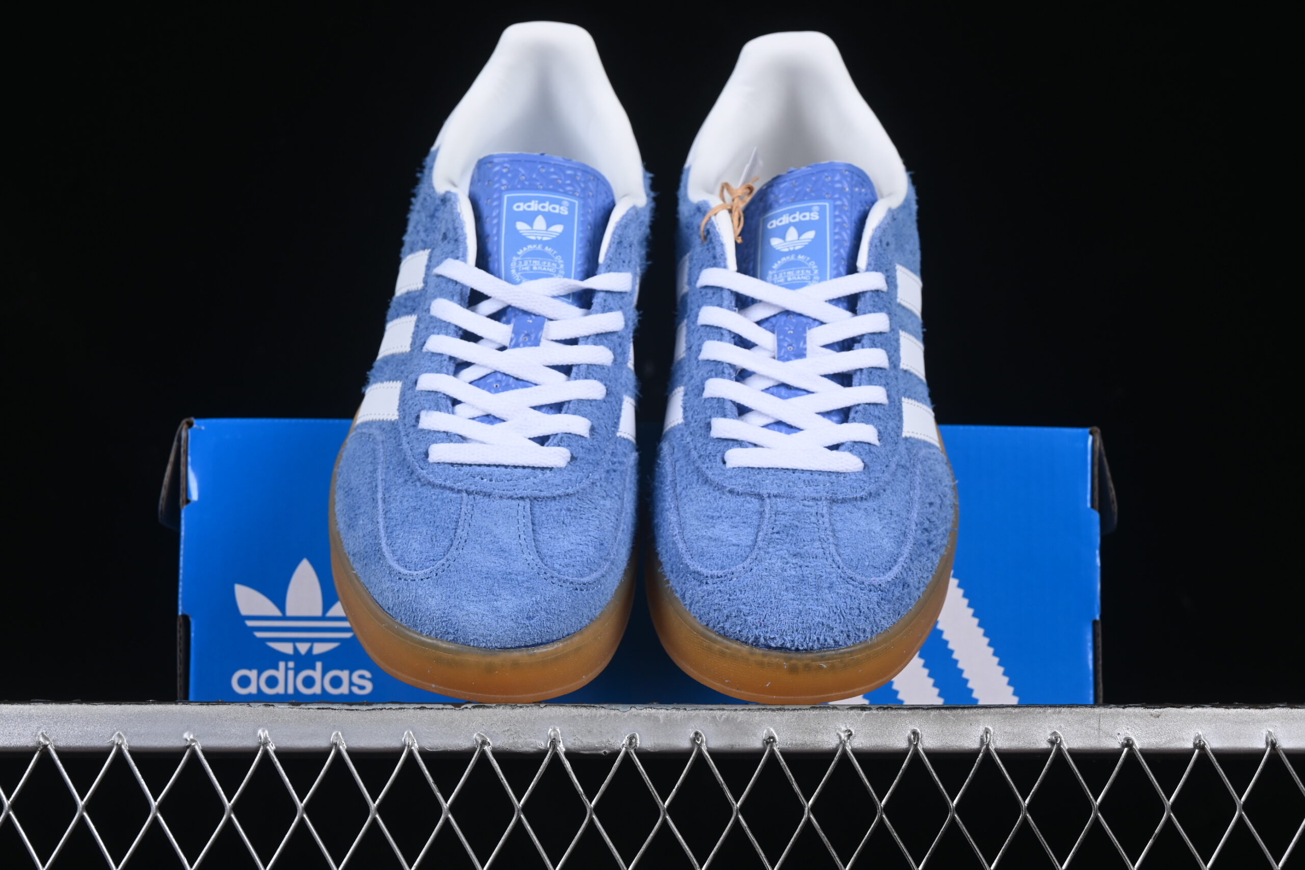 Adidas Wmns Gazelle Indoor 'Blue Fusion Gum' — изображение 5