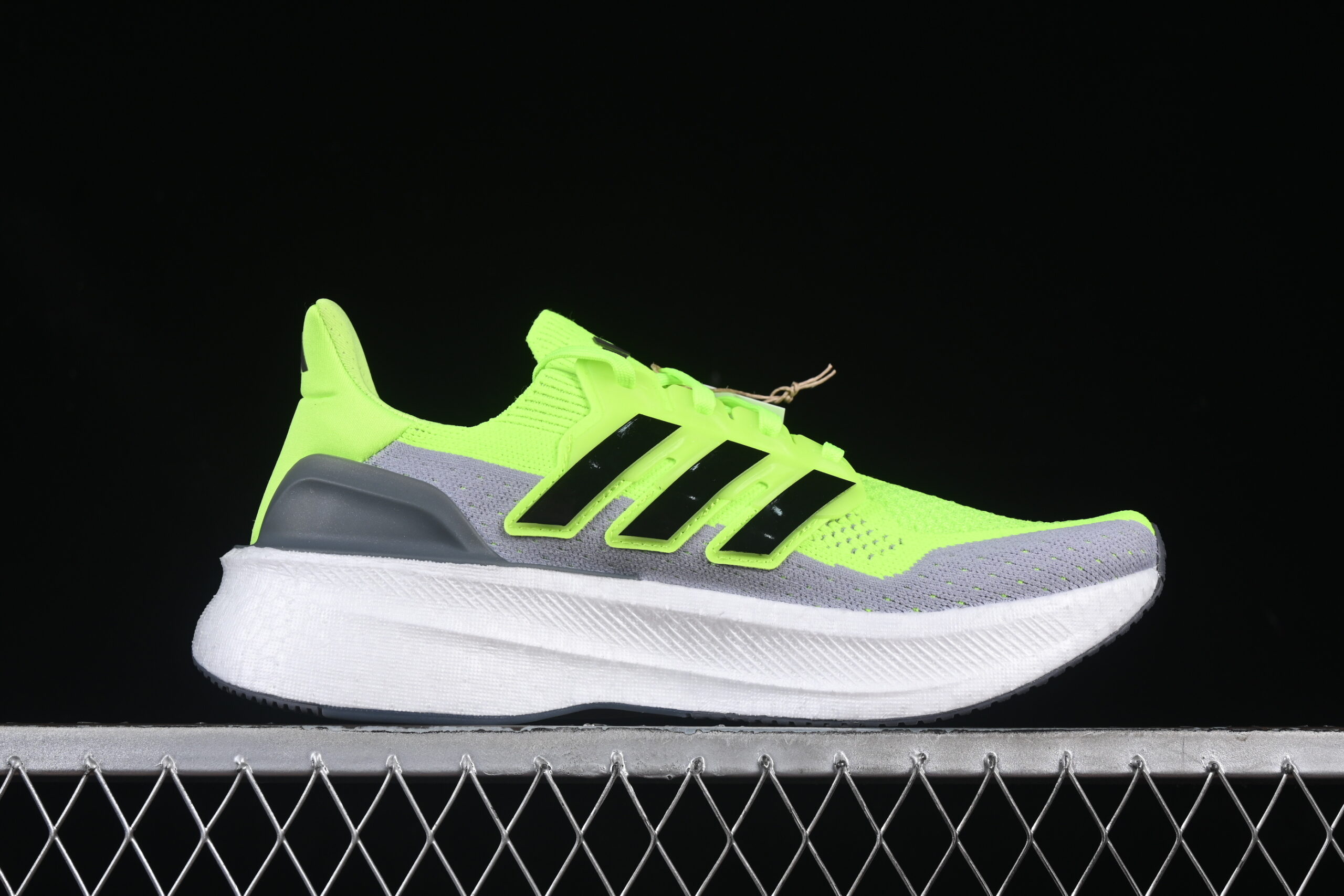 Adidas UltraBoost 5 'Lucid Lemon Grey' — изображение 2