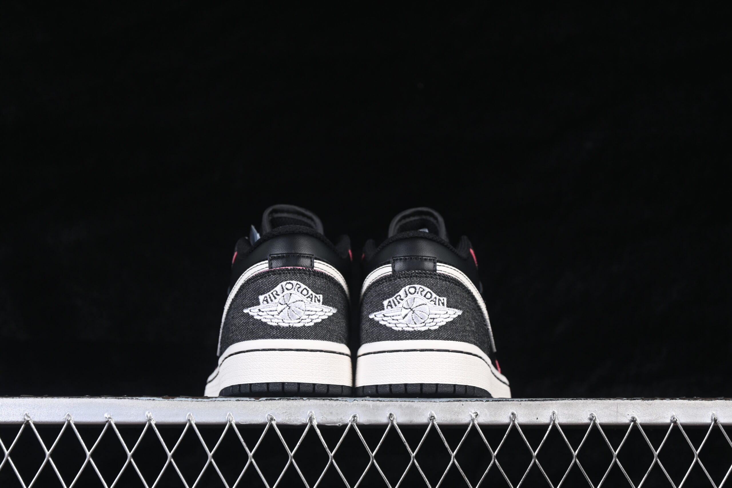 Air Jordan 1 Low «Black Denim» — изображение 4