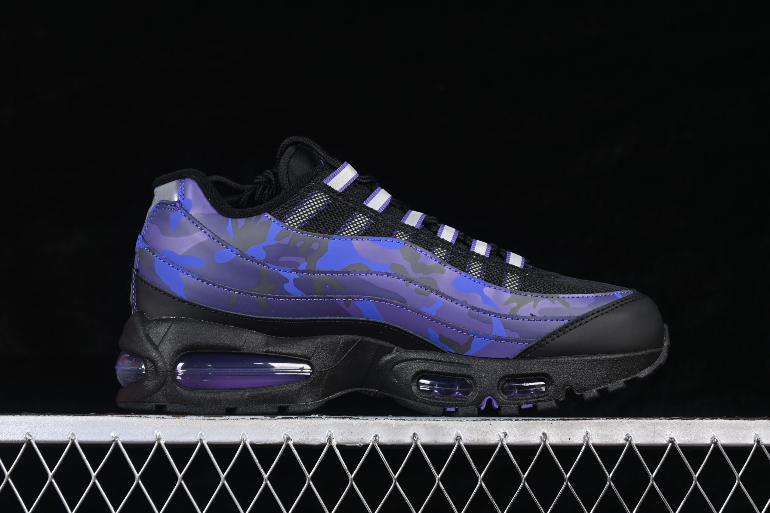 Nike Air Max 95 OG 'Purple Camo' — изображение 2