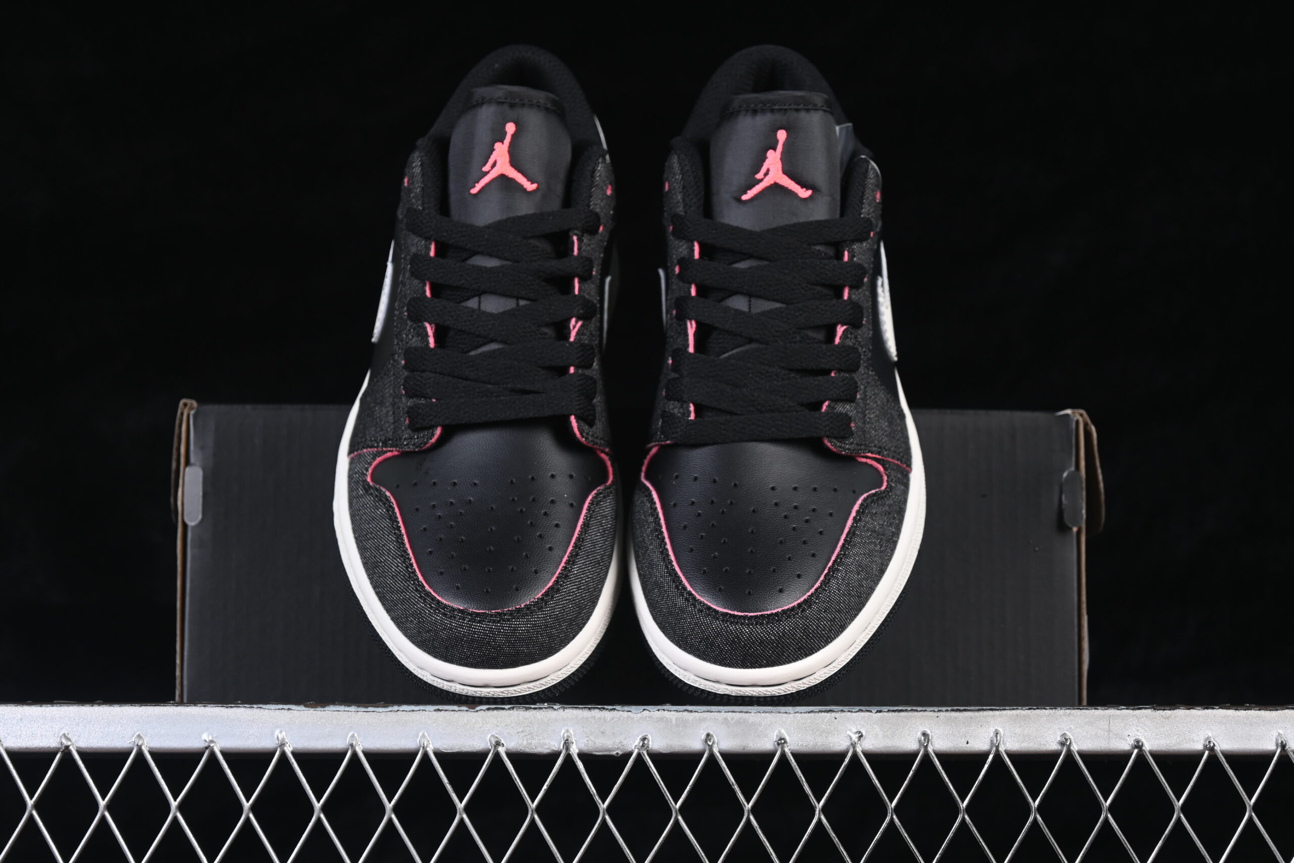 Air Jordan 1 Low «Black Denim» — изображение 5