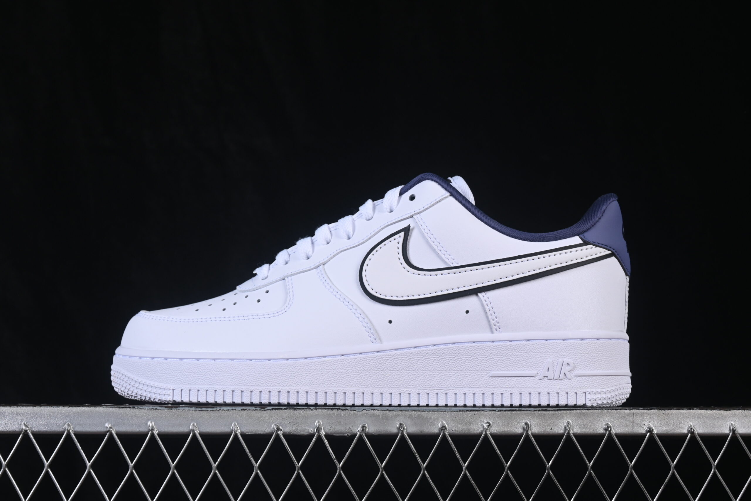 Nike Air Force 1 Low Essential
