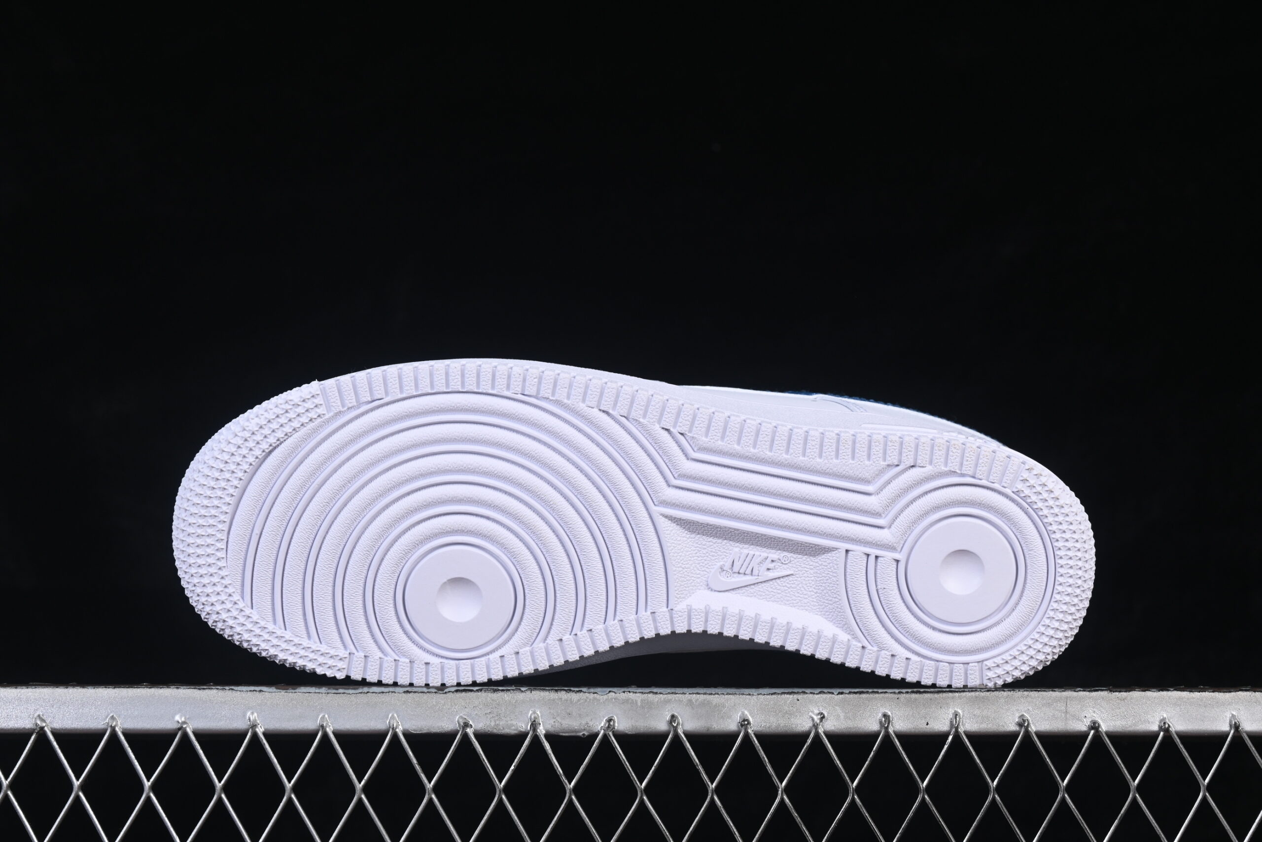 Nike Air Force 1 '07 — изображение 3