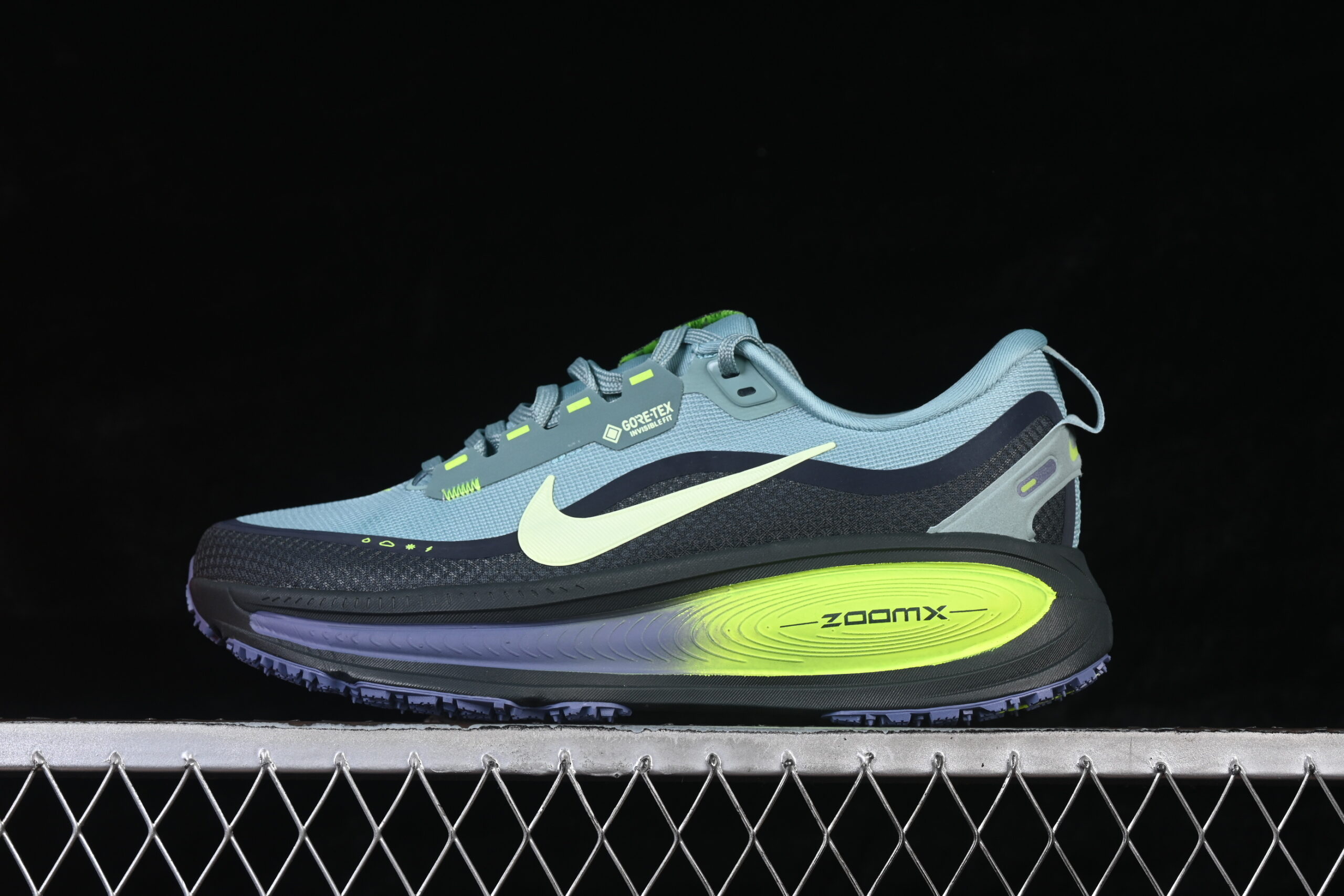 Nike Vomero 18 GORE-TEX Reflective 'Seaweed Cannon'