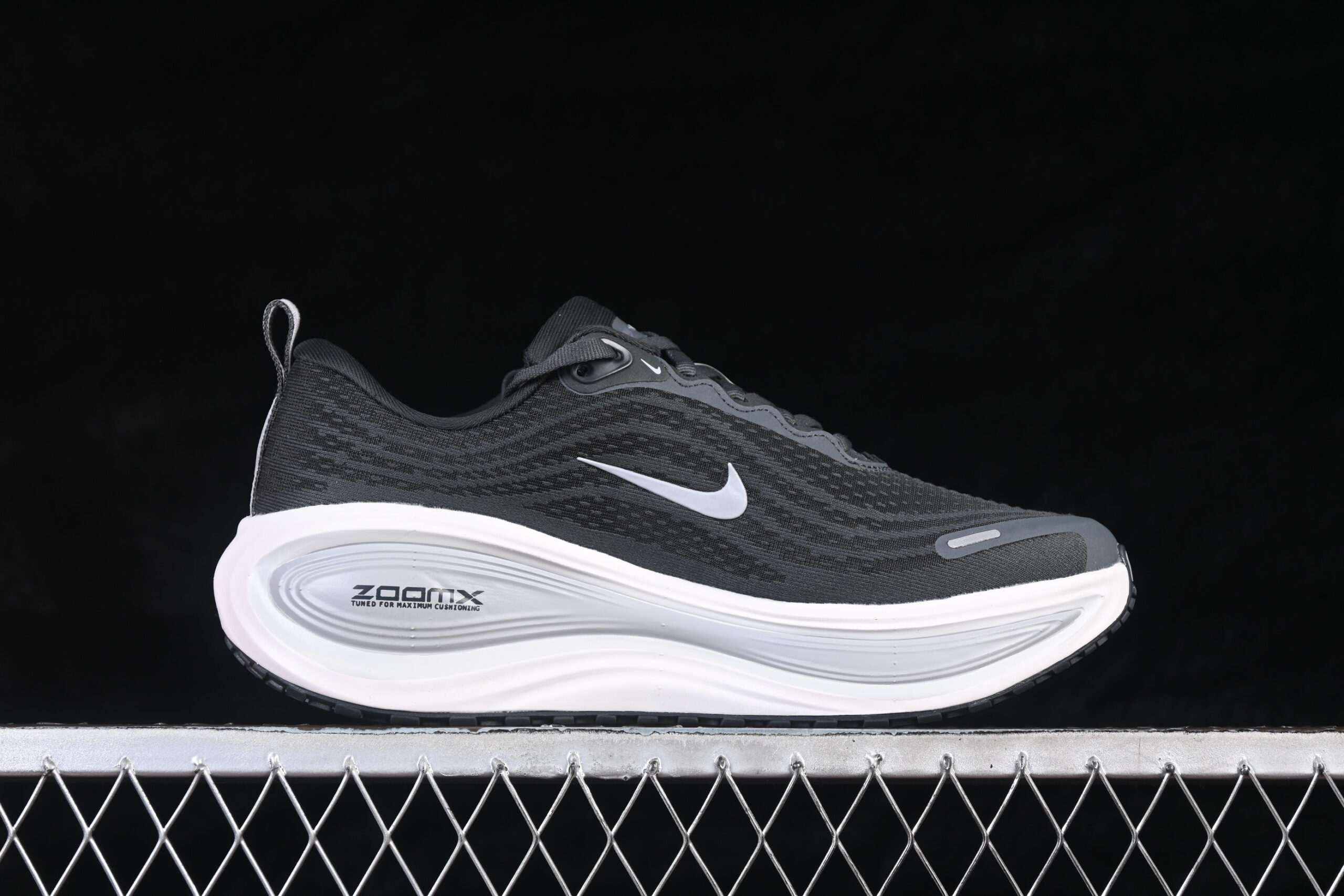 Nike Vomero Plus Anthracite Summit White — изображение 2