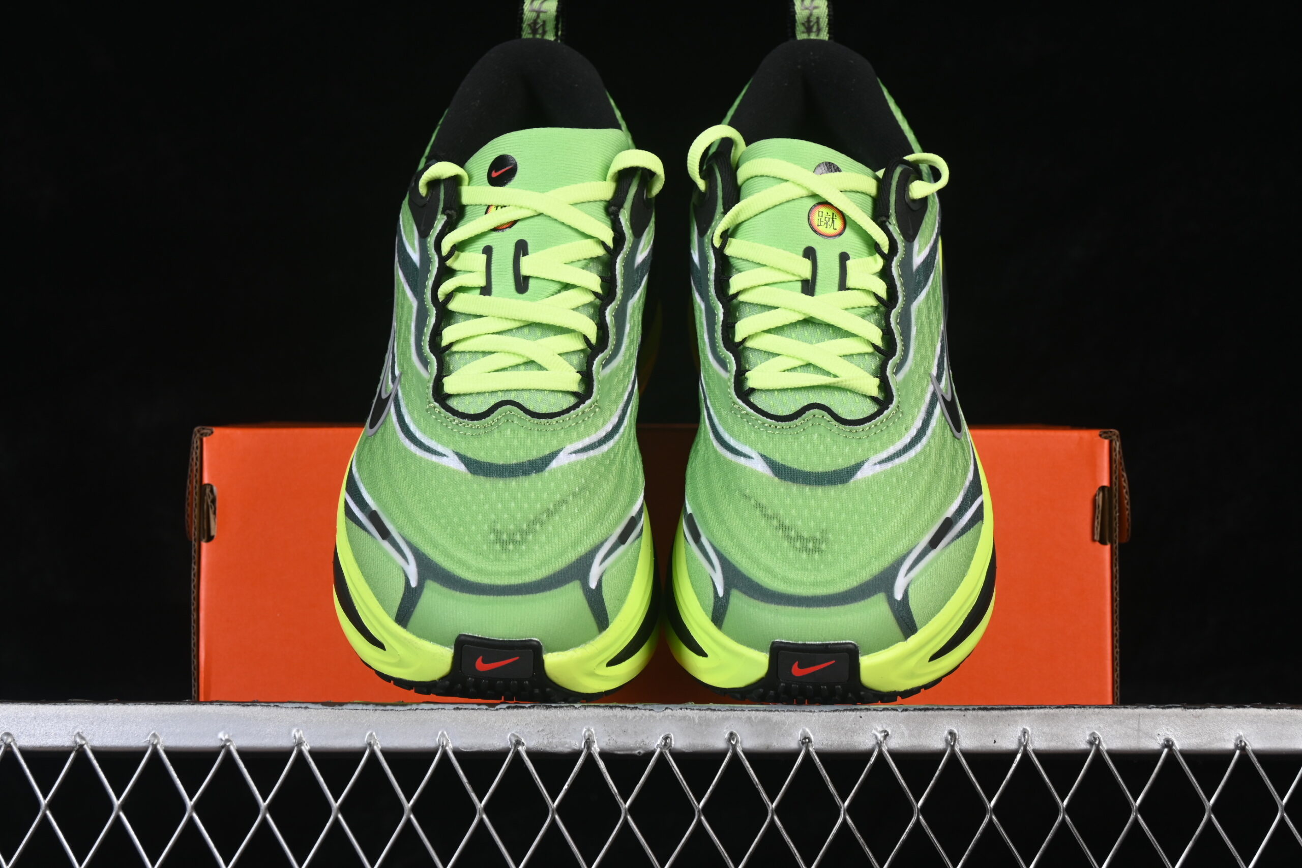 Nike Vomero Plus Ekiden Pack Volt — изображение 5