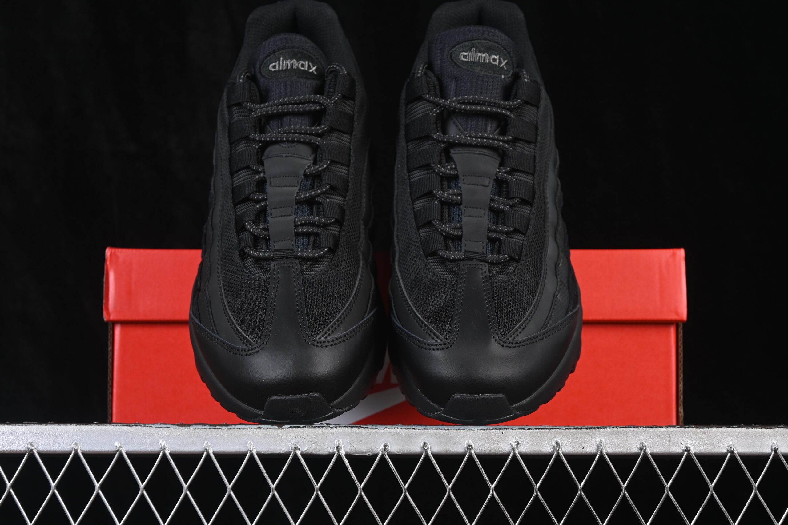Nike Air Max 95 Essential Triple Black — изображение 5