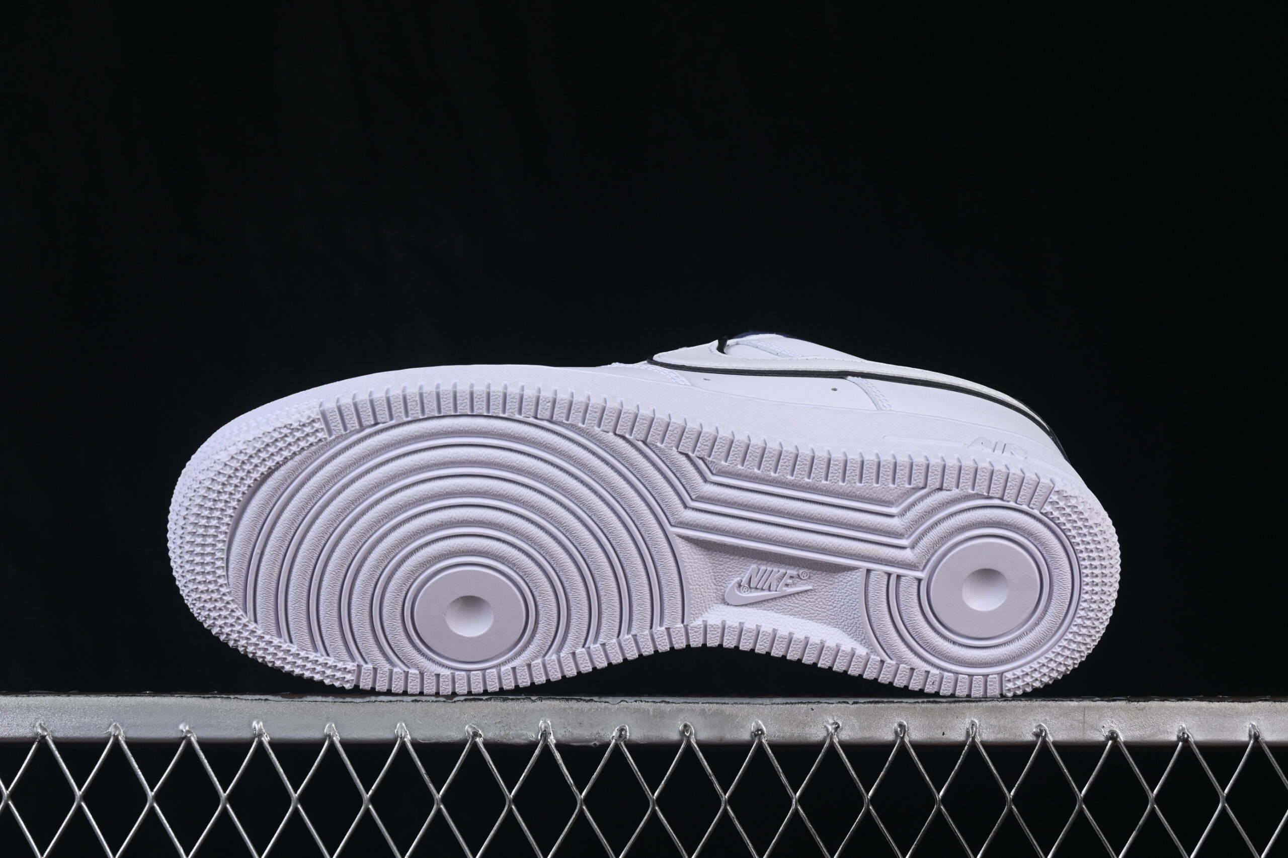 Nike Air Force 1 Low Essential — изображение 3