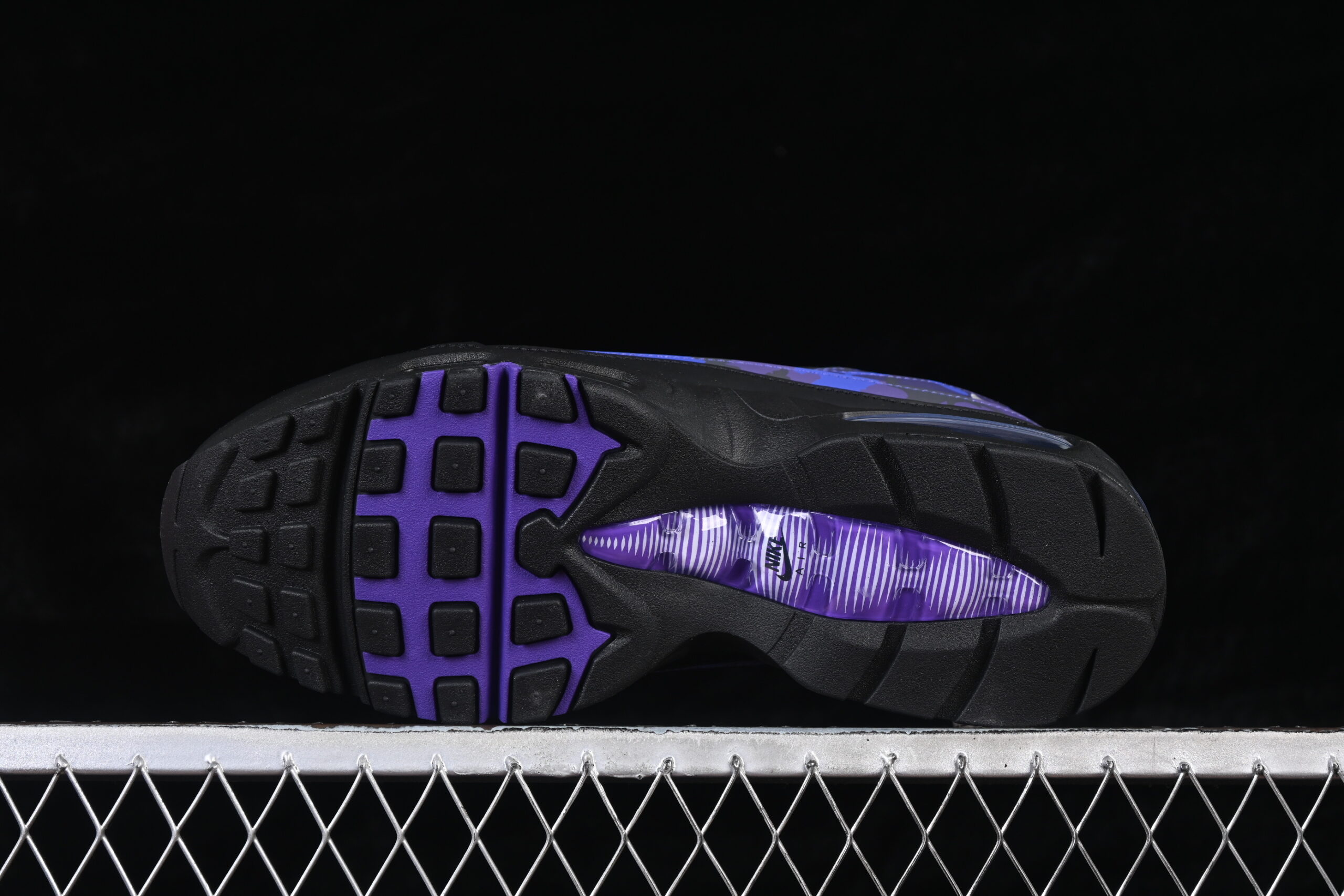 Nike Air Max 95 OG 'Purple Camo' — изображение 3