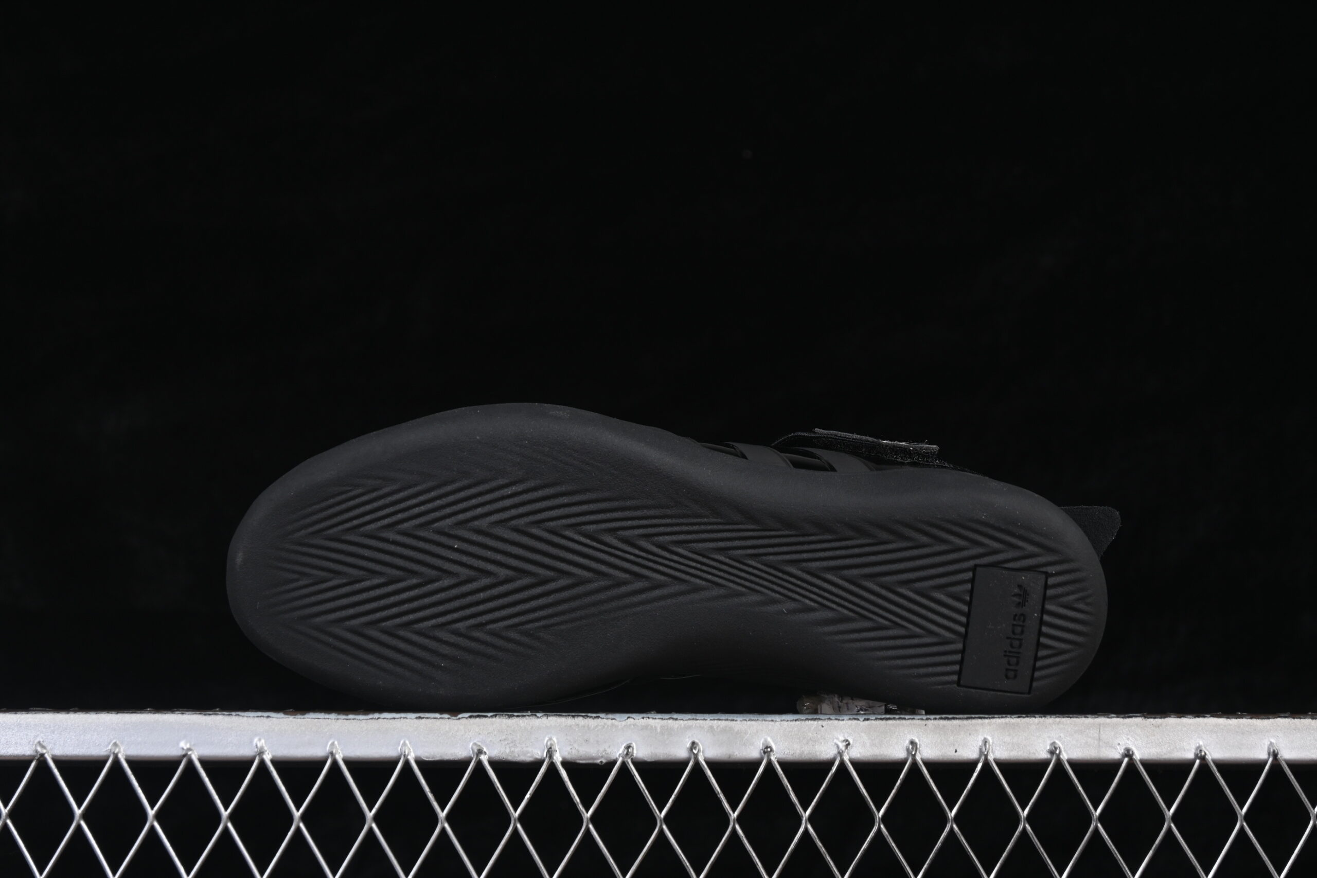 Caroline Hu x CLOT x adidas Wmns Taekwondo 'Core Black Carbon Metallic' — изображение 3
