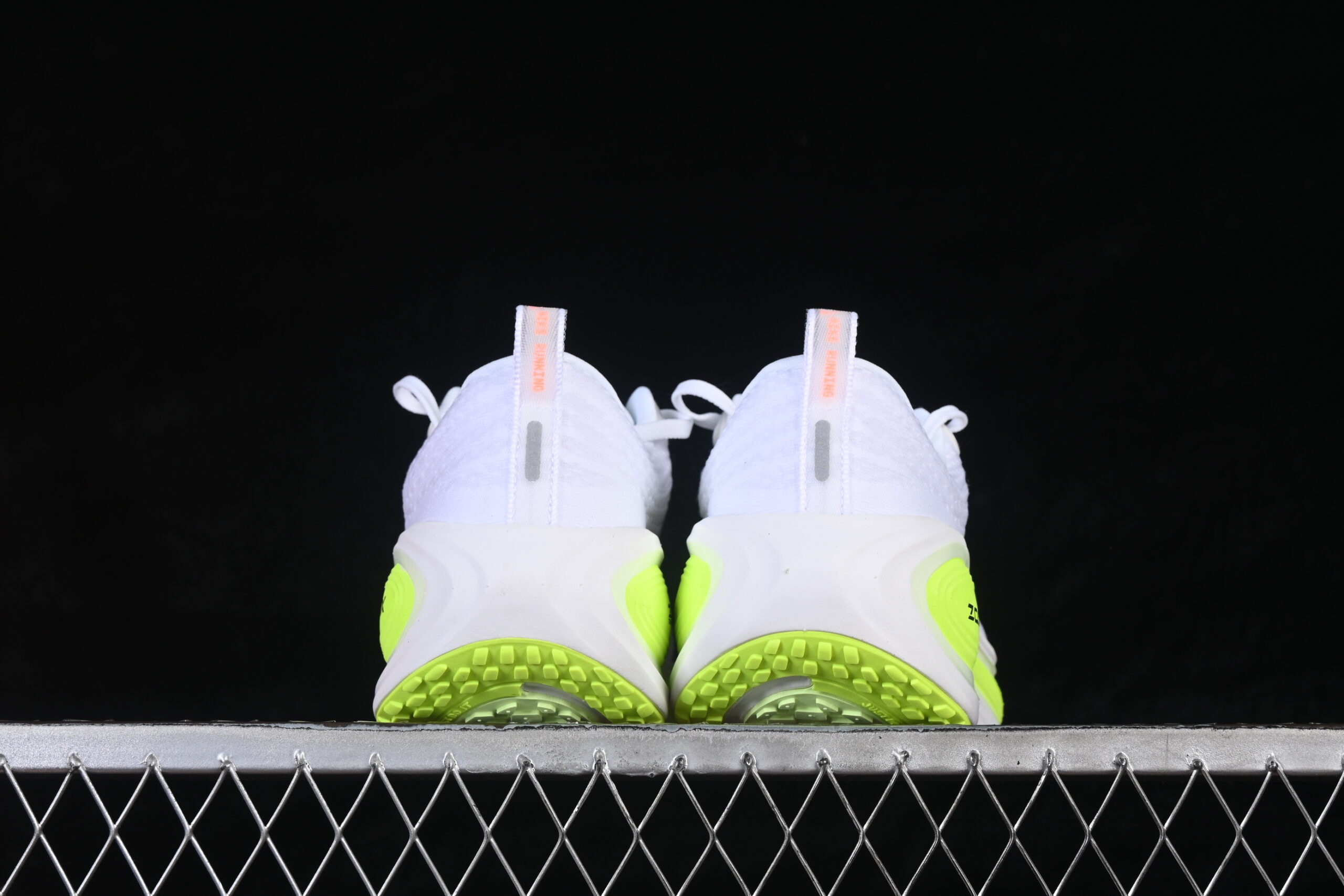 Nike Vomero Plus White Volt — изображение 4