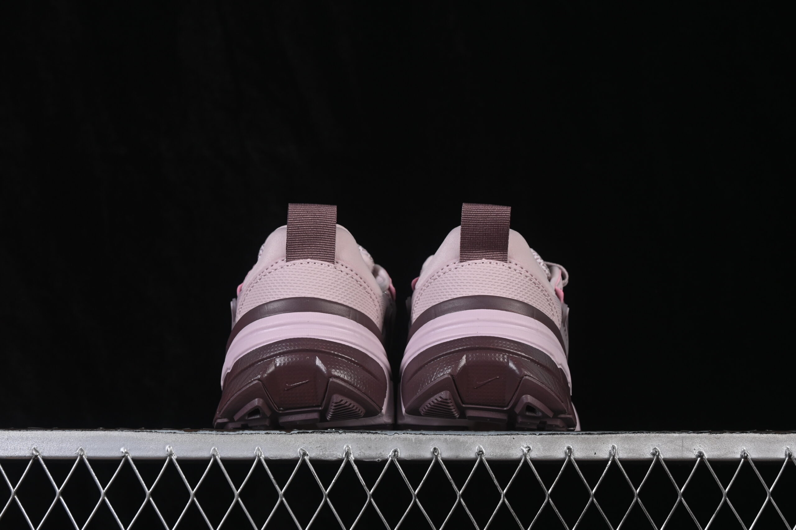 Nike V2K Run WMNS Particle Rose Tattoo — изображение 4