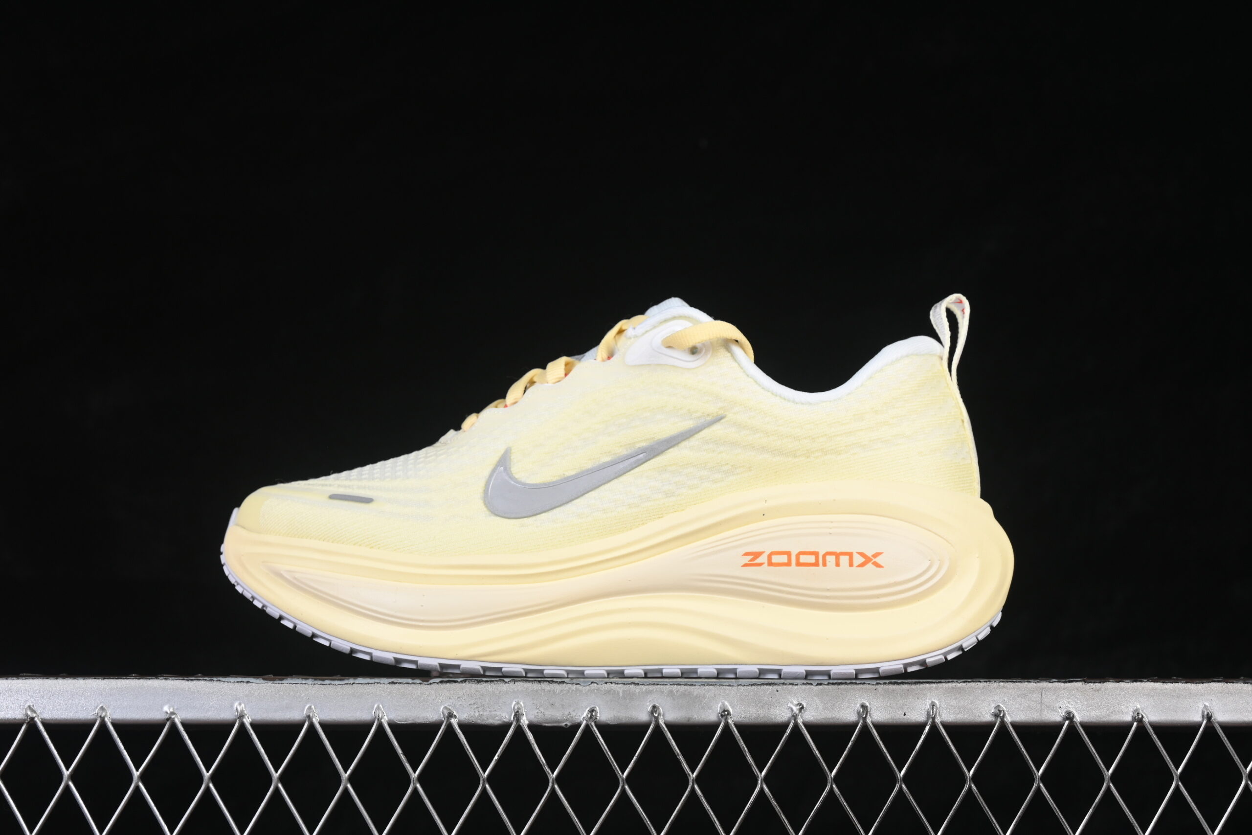Nike Vomero Plus Wmns Yellow