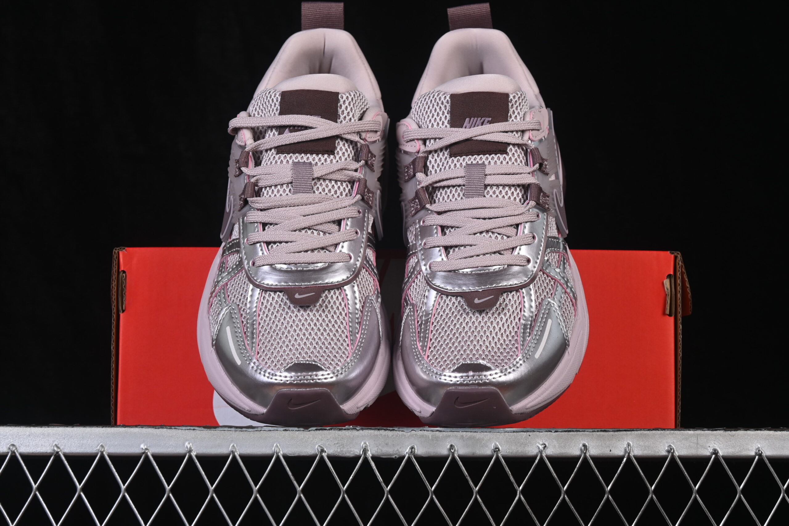 Nike V2K Run WMNS Particle Rose Tattoo — изображение 5