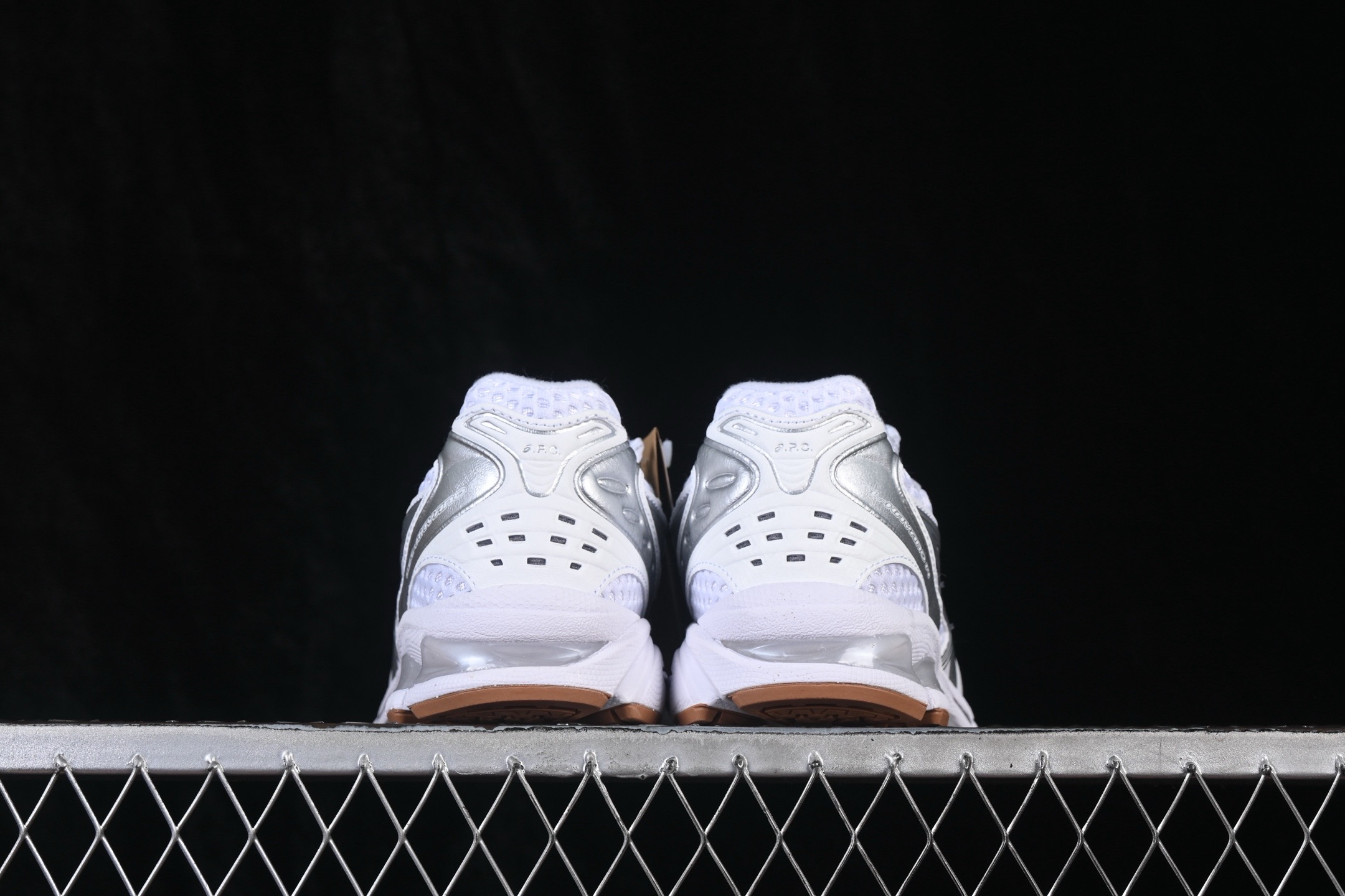 ASICS A.P.C. x Gel Kayano 14 White Pure Silver — изображение 4