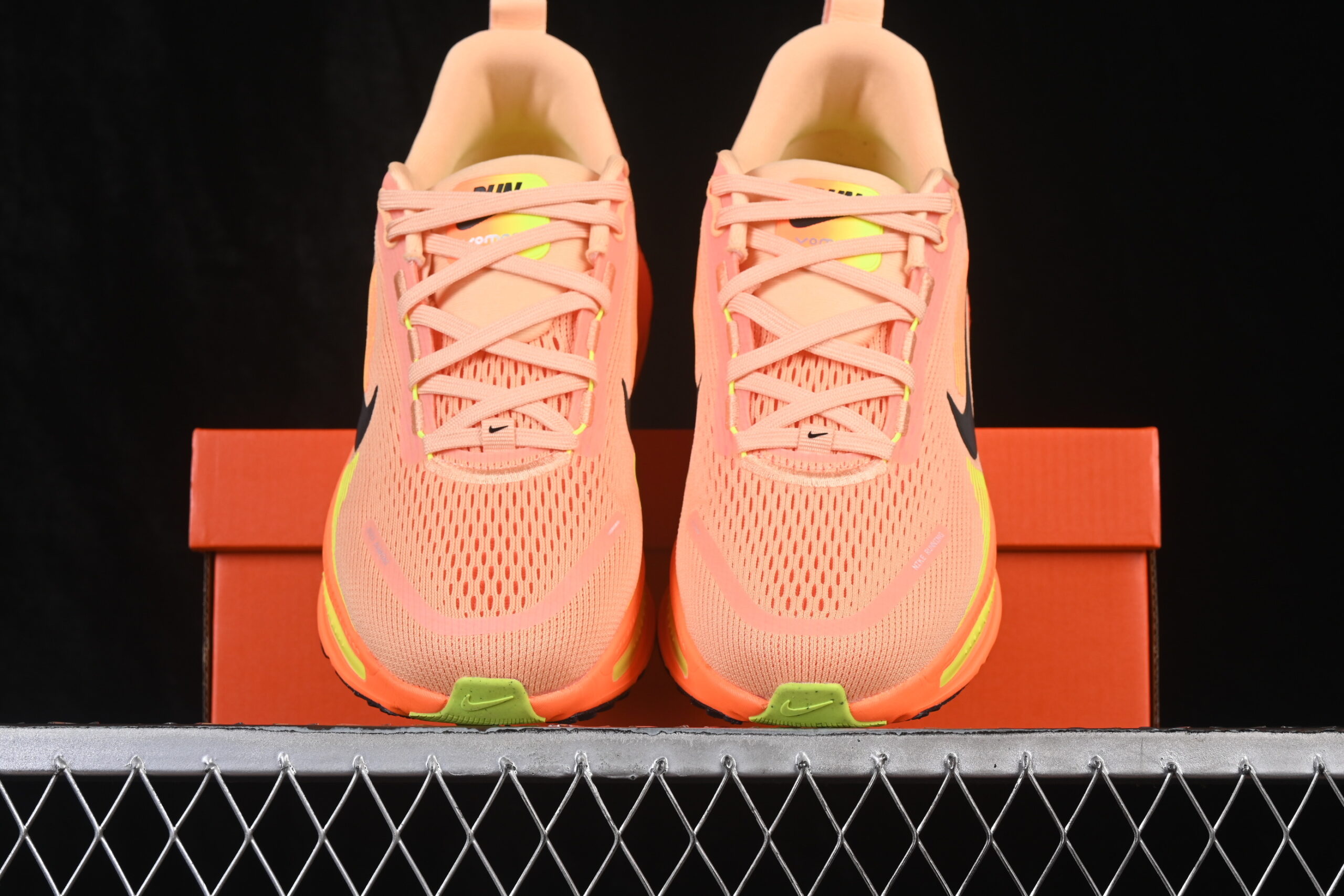 Nike Vomero 18 Orange Chalk — изображение 5