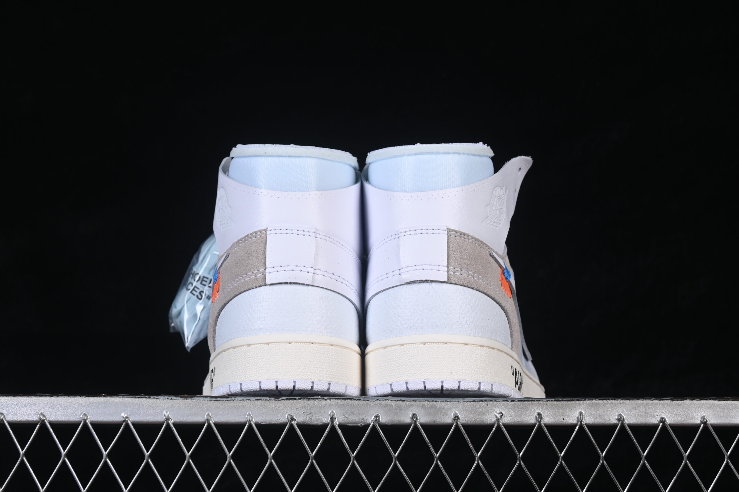 Air Jordan 1 Retro High OG x Virgil Abloh Archive Alaska — изображение 4