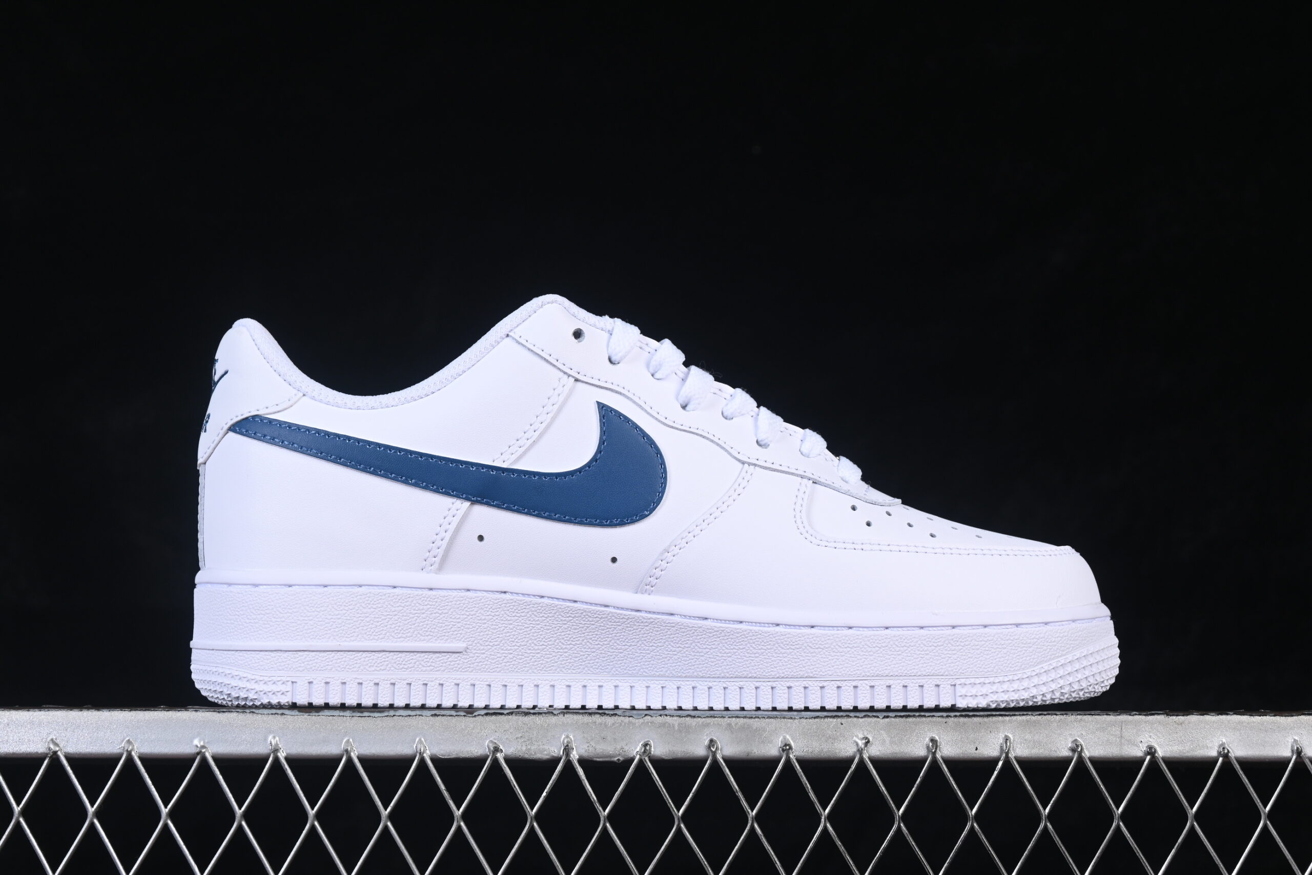 Nike Air Force 1 '07 — изображение 2