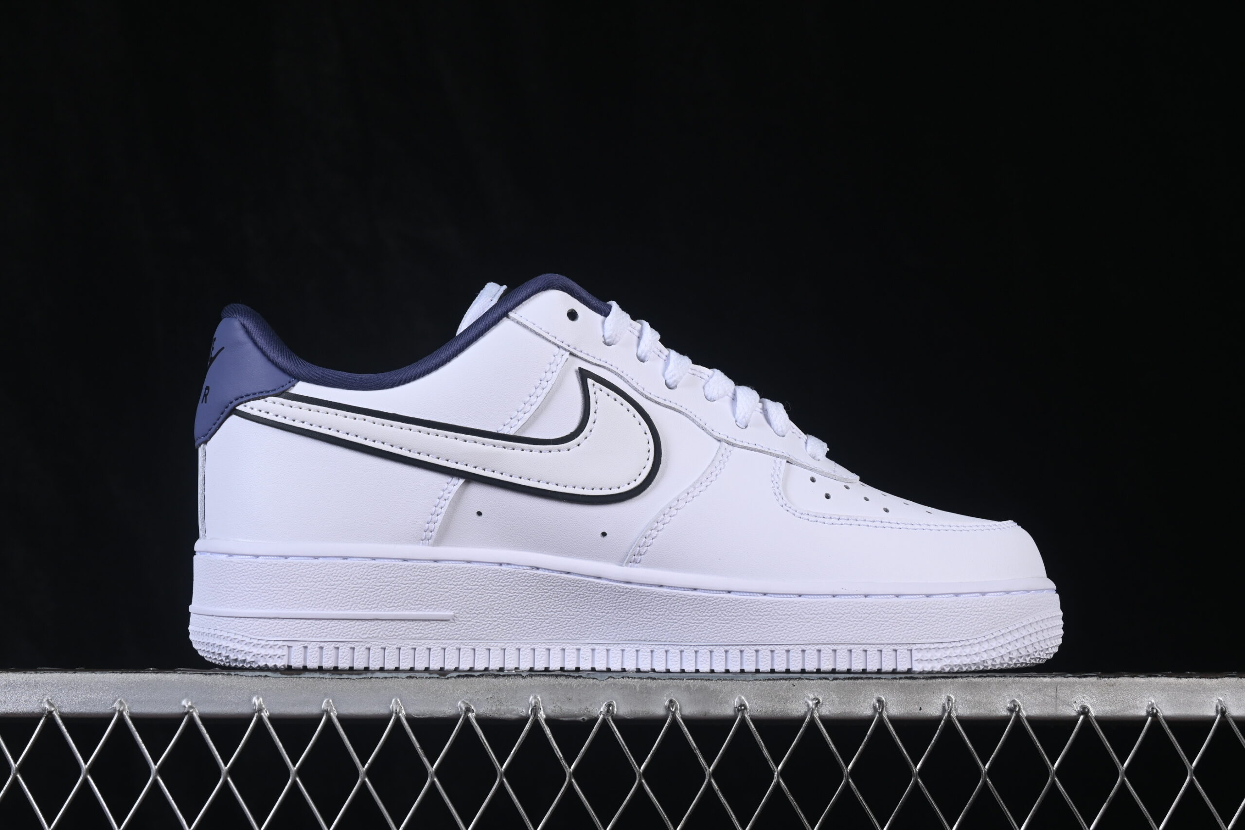 Nike Air Force 1 Low Essential — изображение 2