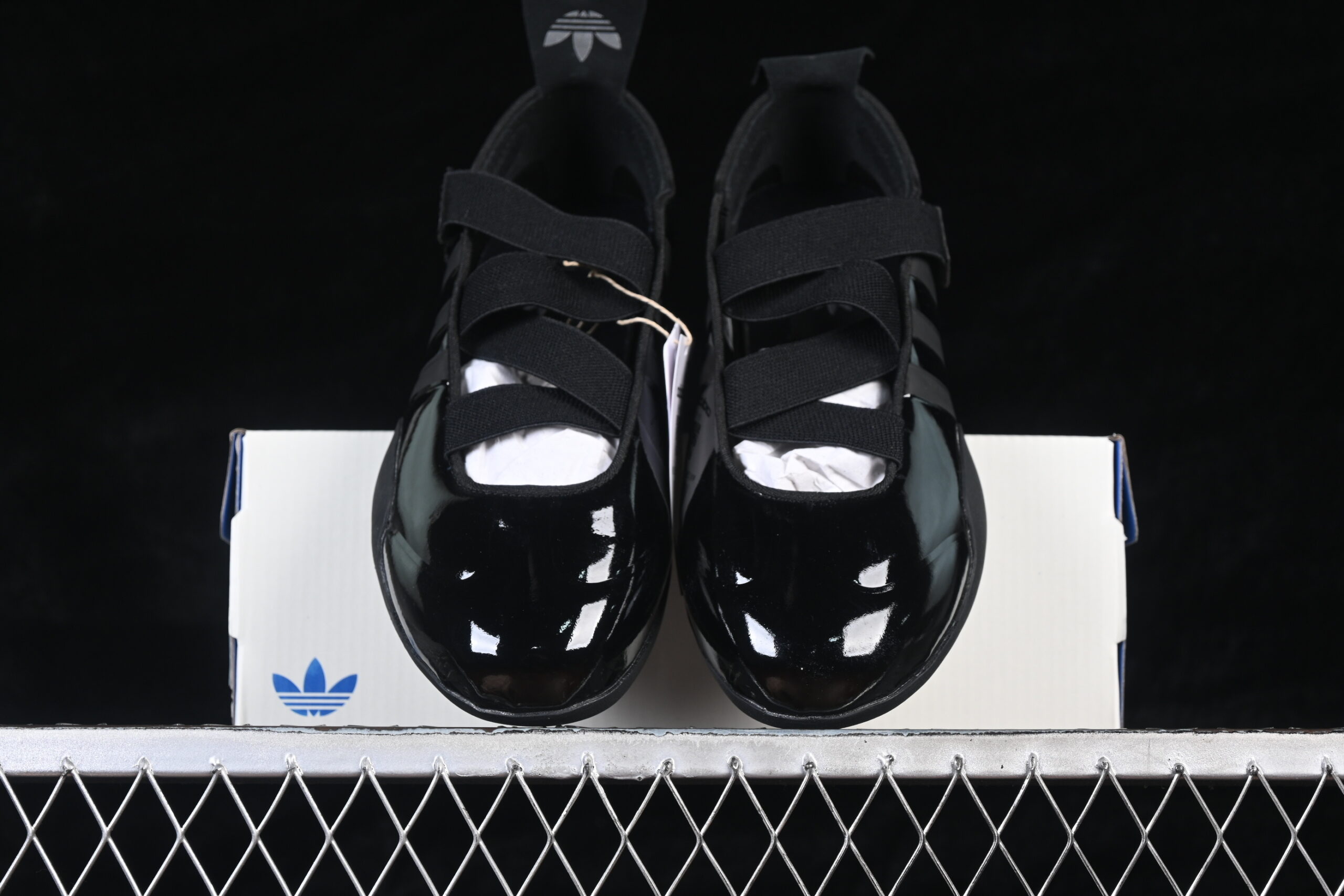 Caroline Hu x CLOT x adidas Wmns Taekwondo 'Core Black Carbon Metallic' — изображение 5