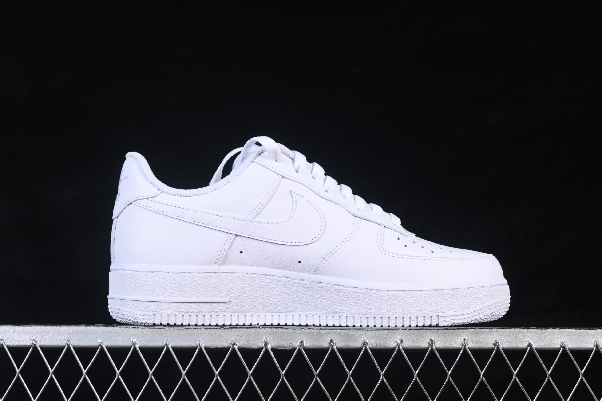 Nike Air Force 1 Low White '07 — изображение 2