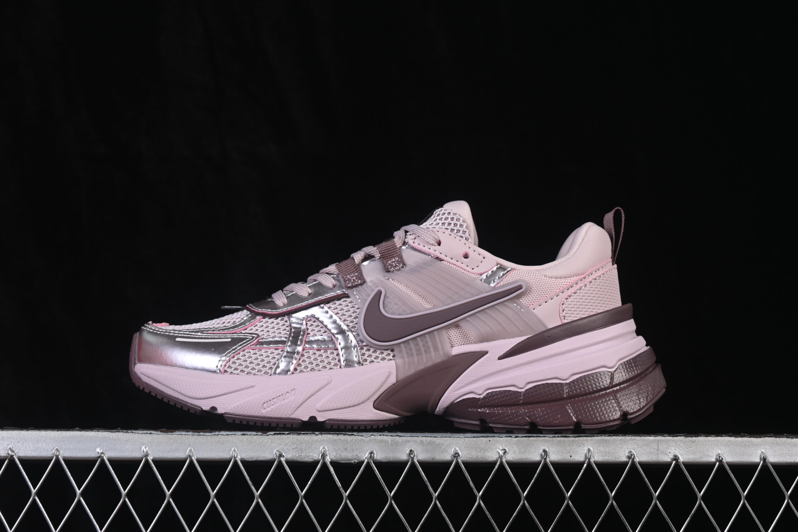 Nike V2K Run WMNS Particle Rose Tattoo