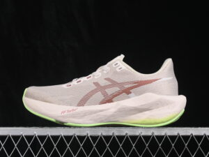 ASICS Novablast 6 Beige