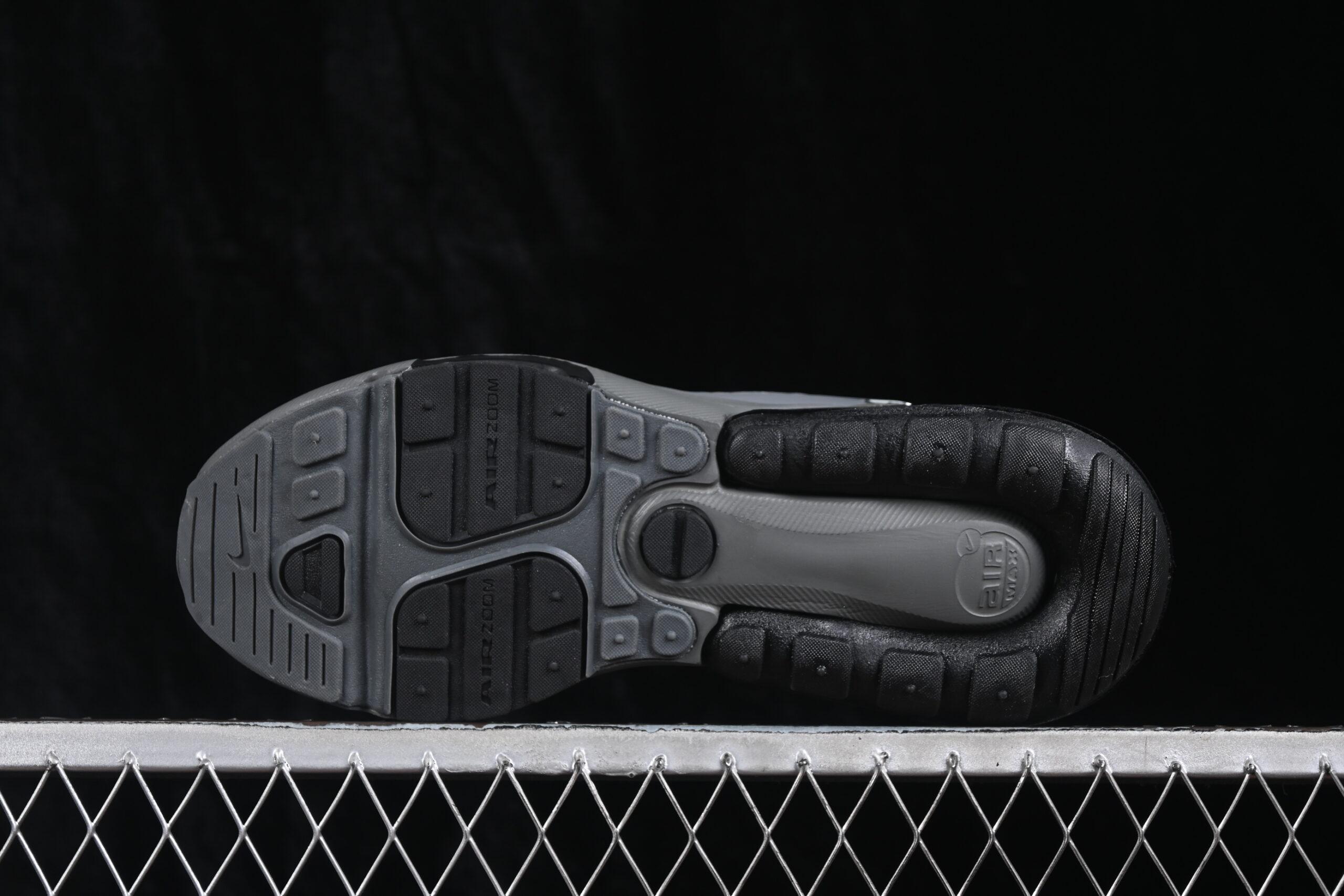 Nike Air Max 270 Smoke Grey — изображение 4