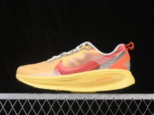 Nike Vomero 18 GORE-TEX International Running Pack