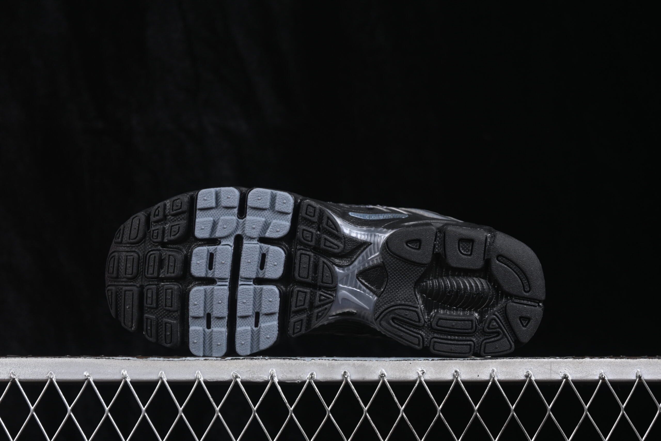 Nike Air Max Moto 2K Black Grey — изображение 3
