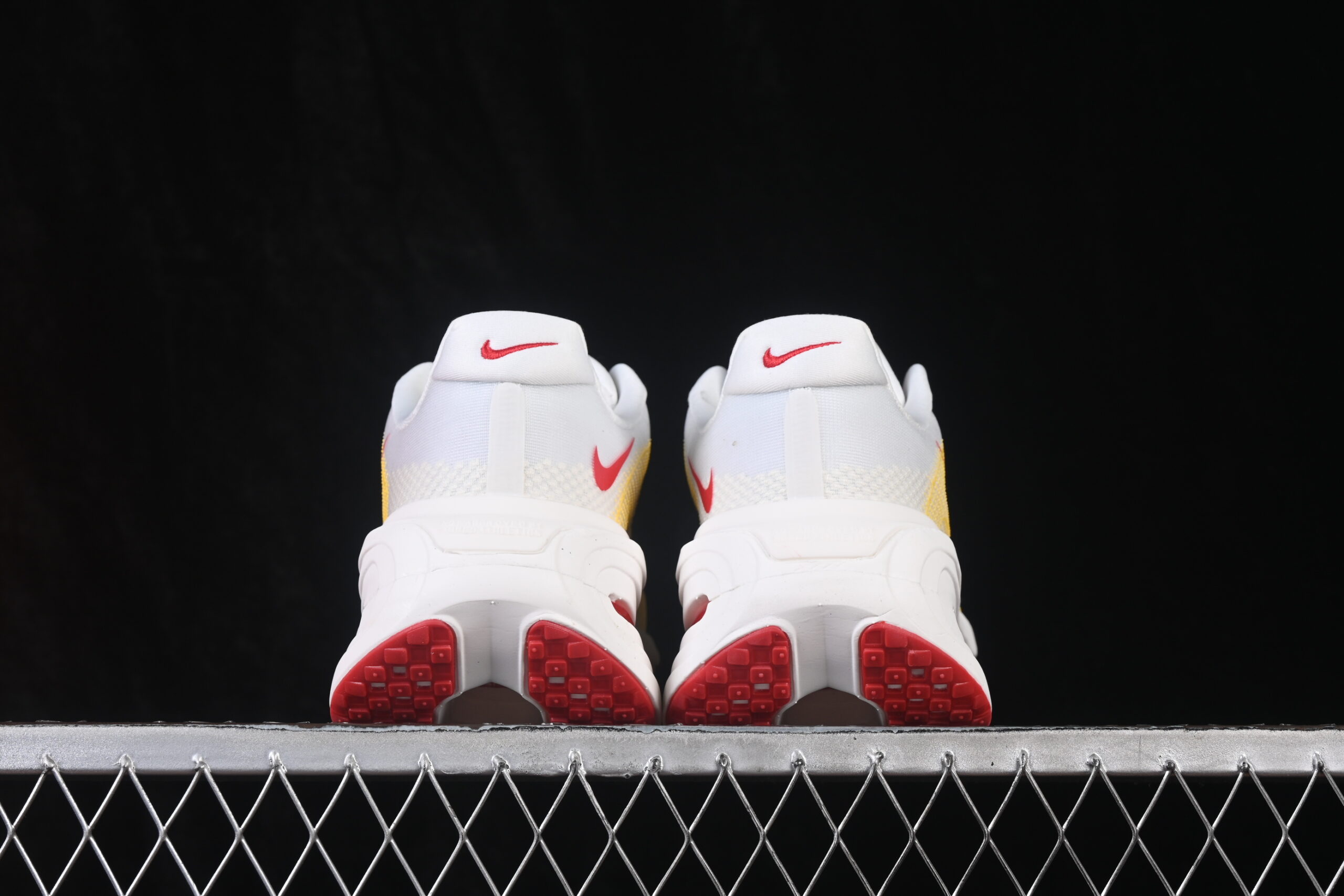 Nike Vomero Premium White/Red — изображение 4