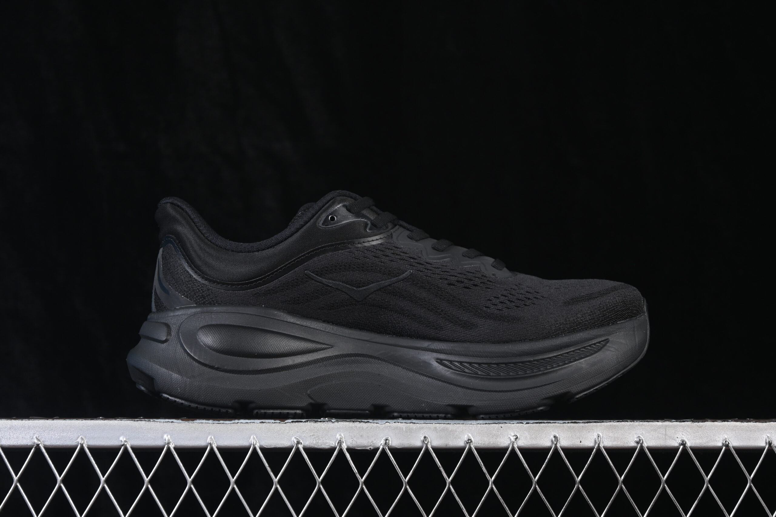 Hoka One One Bondi 9 Triple Black — изображение 2