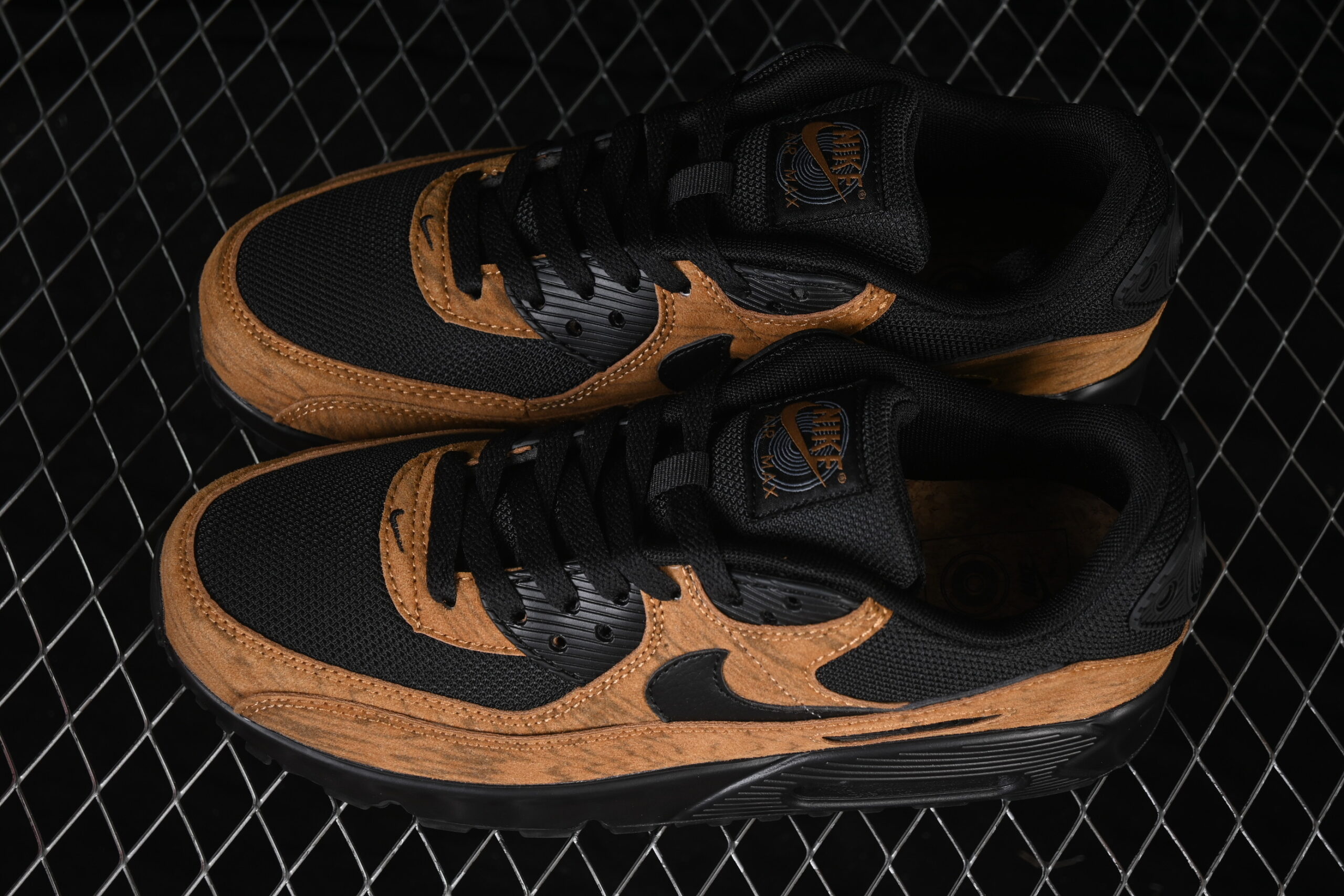 Nike Air Max 90 Premium Light Brtitish Tan Velvet Brown — изображение 6