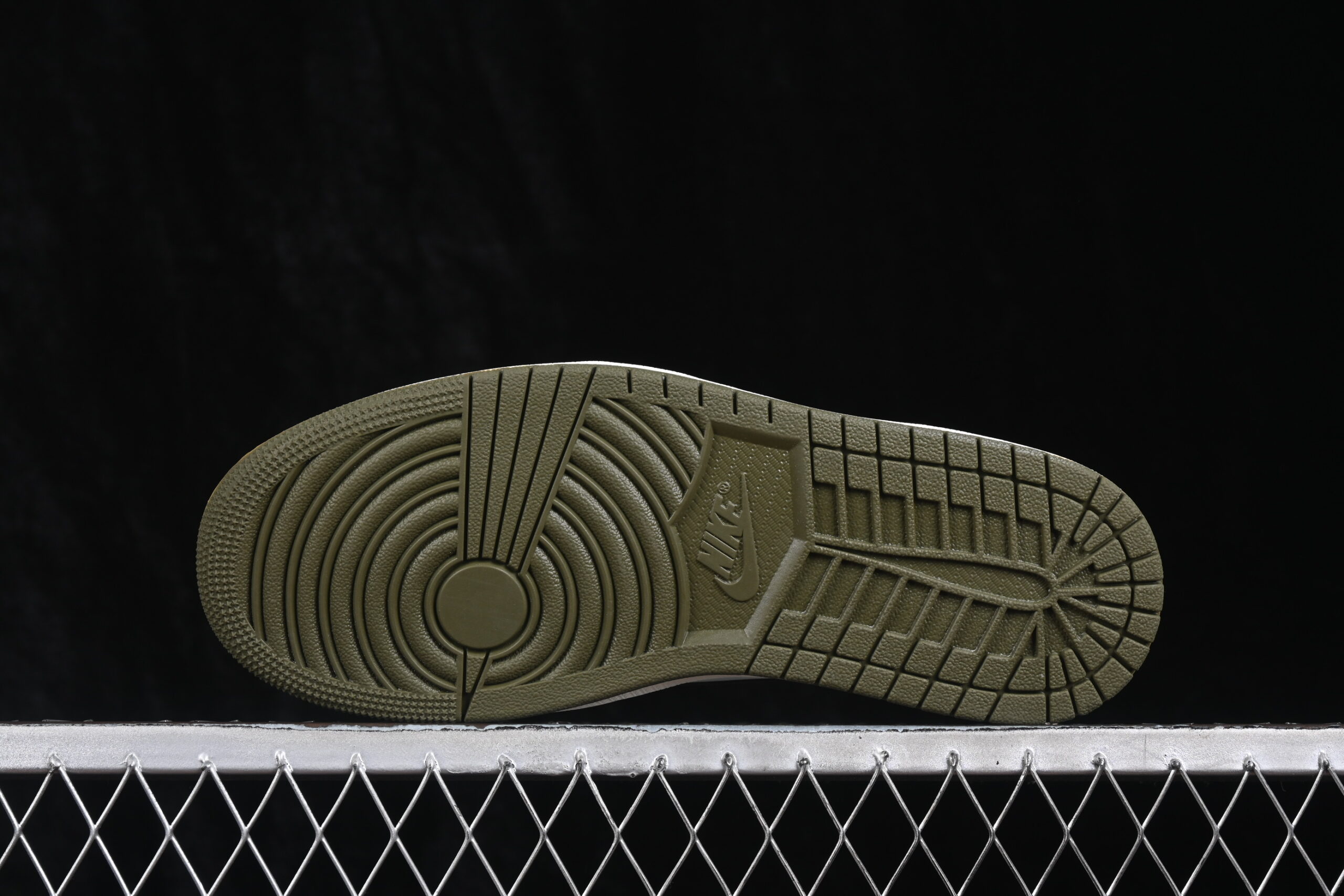Air Jordan 1 Retro Low Medium Olive — изображение 3