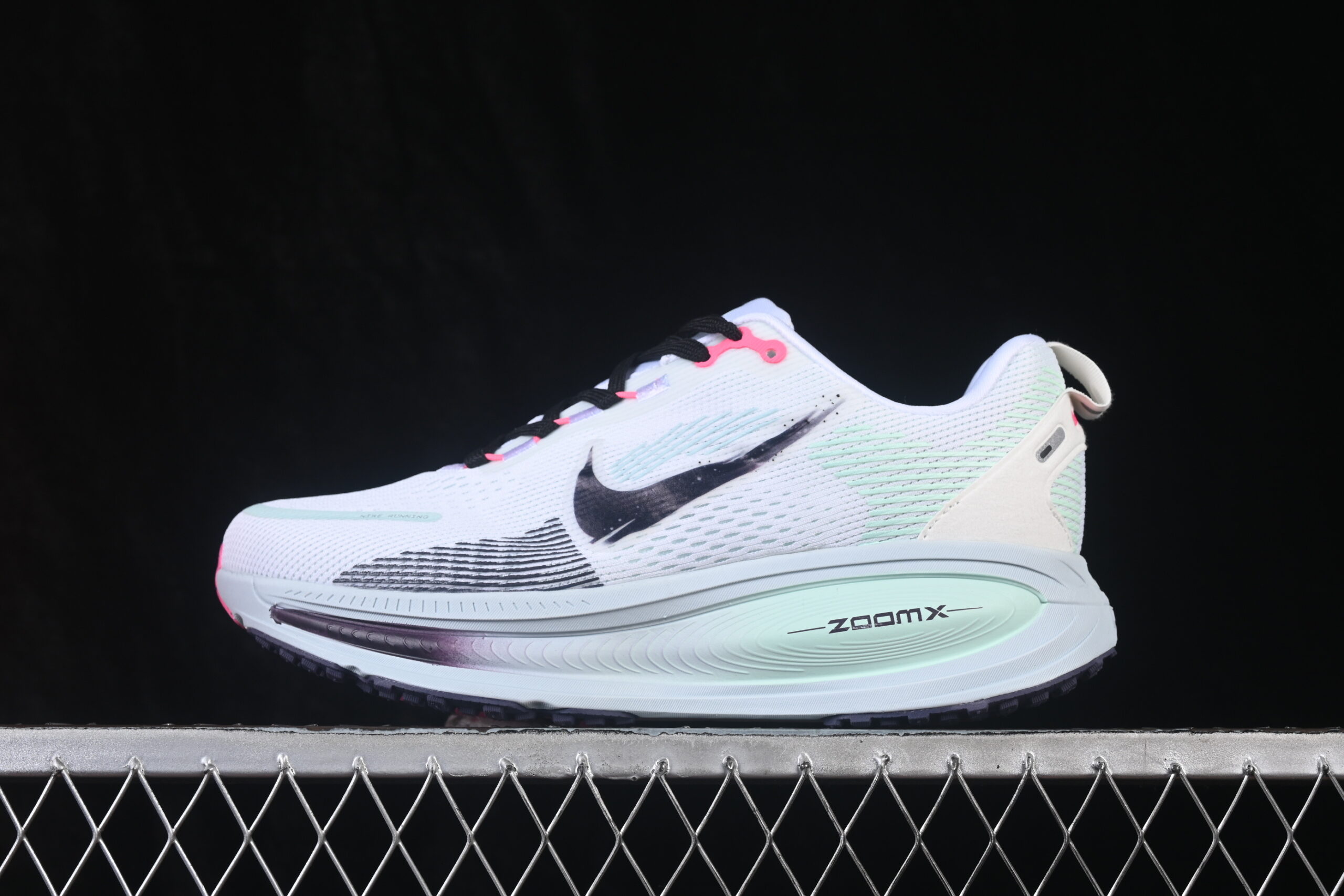 Nike Vomero 18 White Glacier Blue