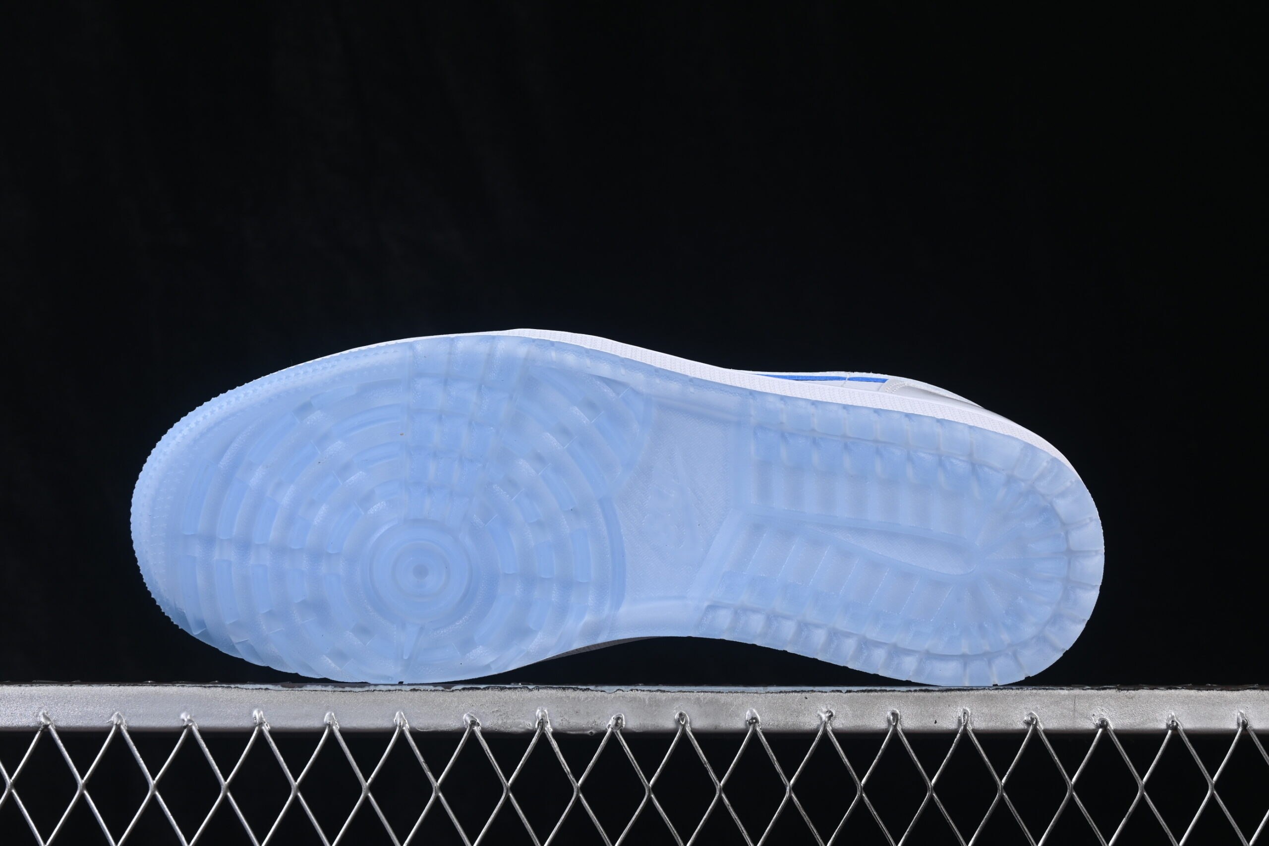 Air Jordan 1 Low Golf White Legend Blue — изображение 3