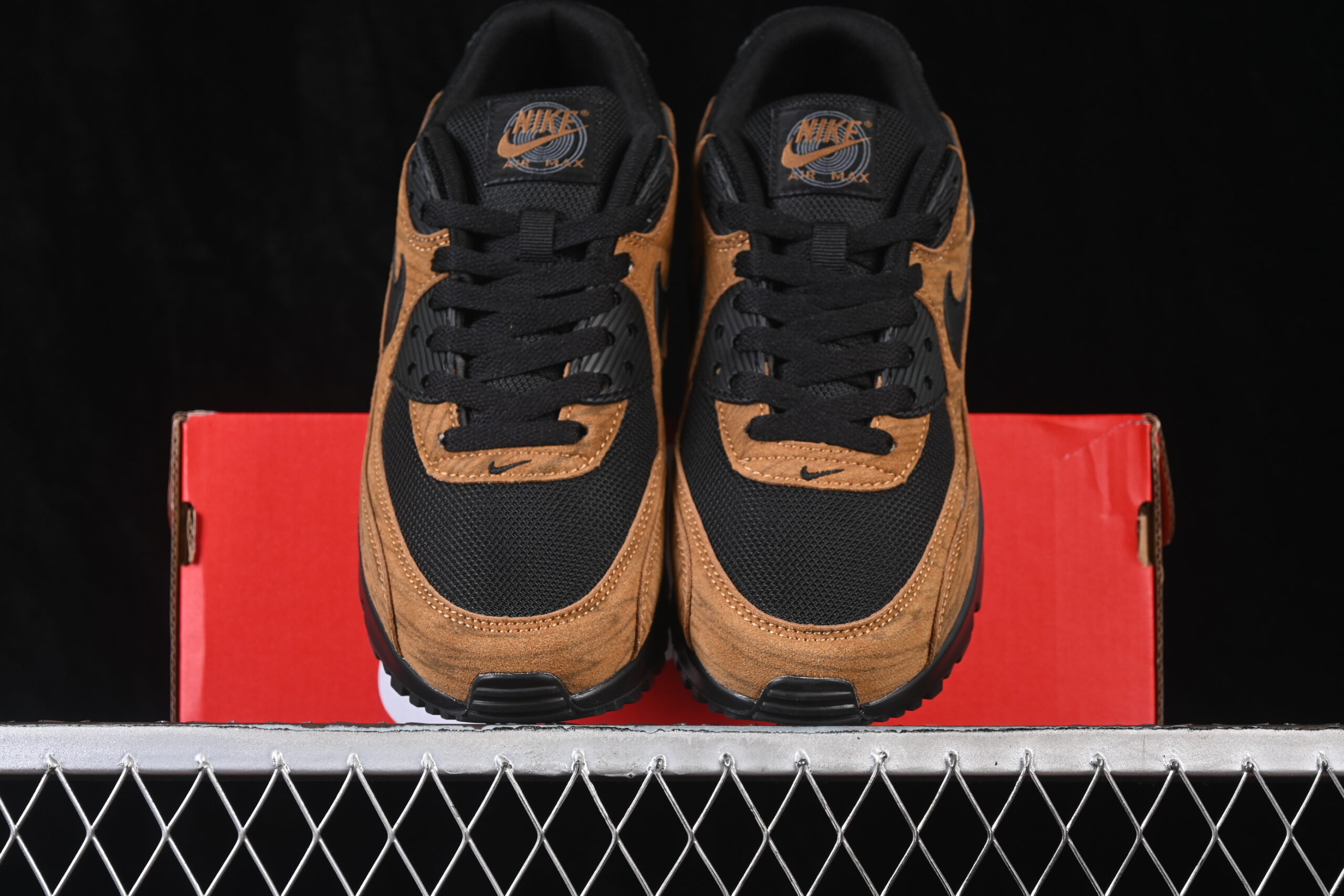 Nike Air Max 90 Premium Light Brtitish Tan Velvet Brown — изображение 5