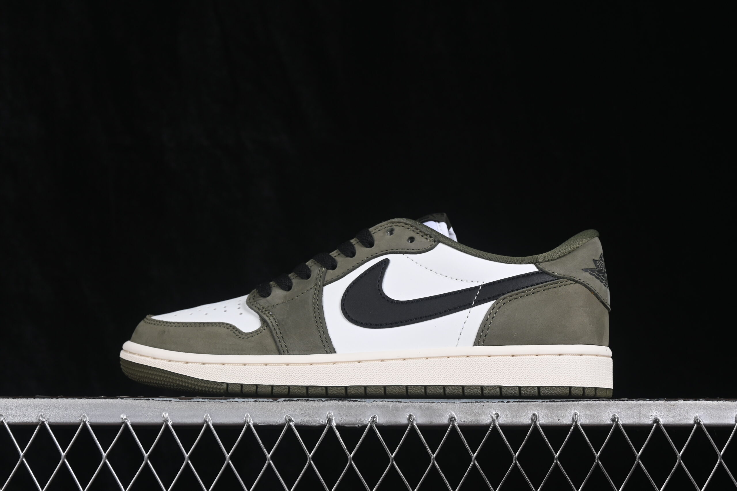 Air Jordan 1 Retro Low Medium Olive
