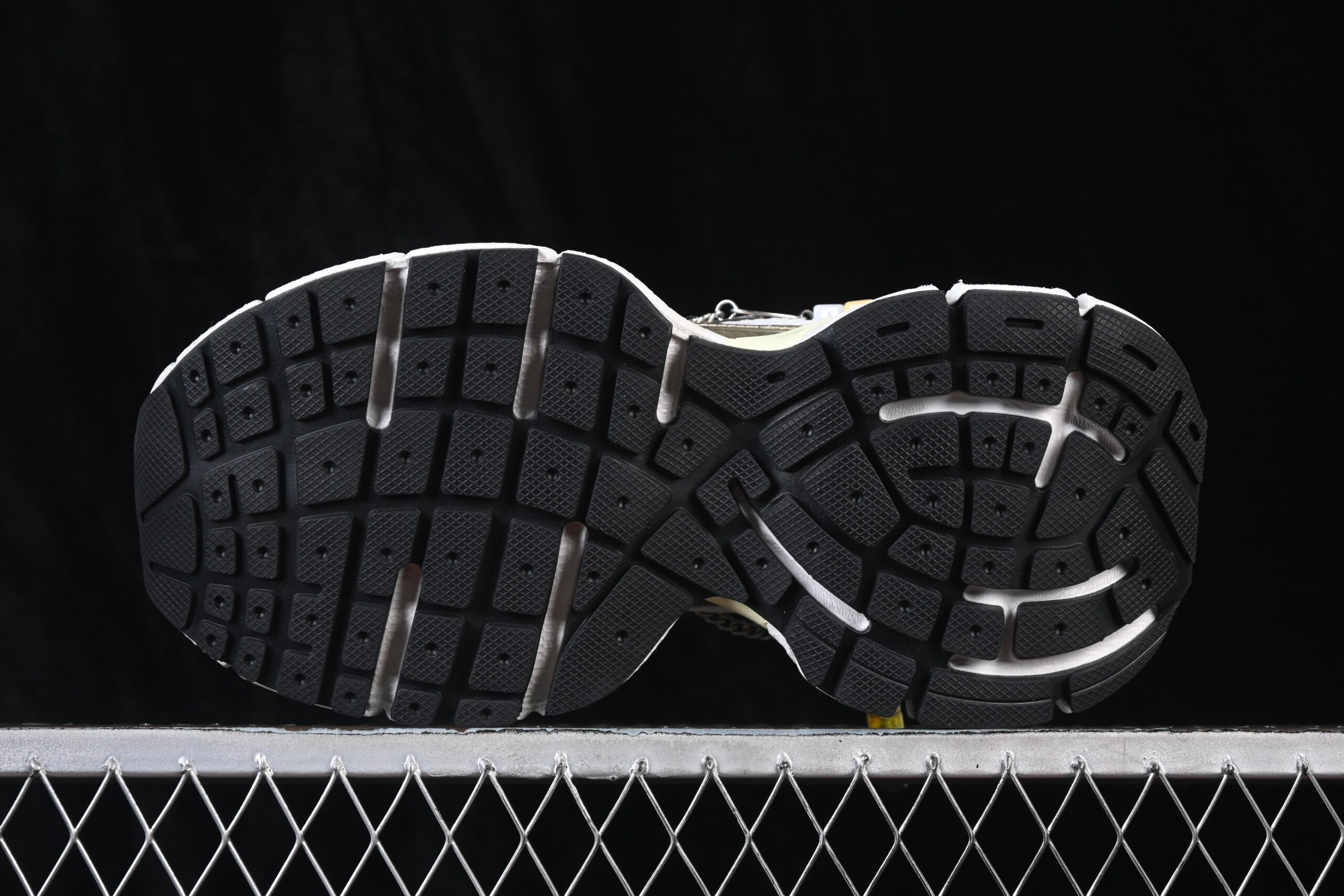 Men's 3xl Trainers With Charms in White/yellow/silver/black — изображение 3