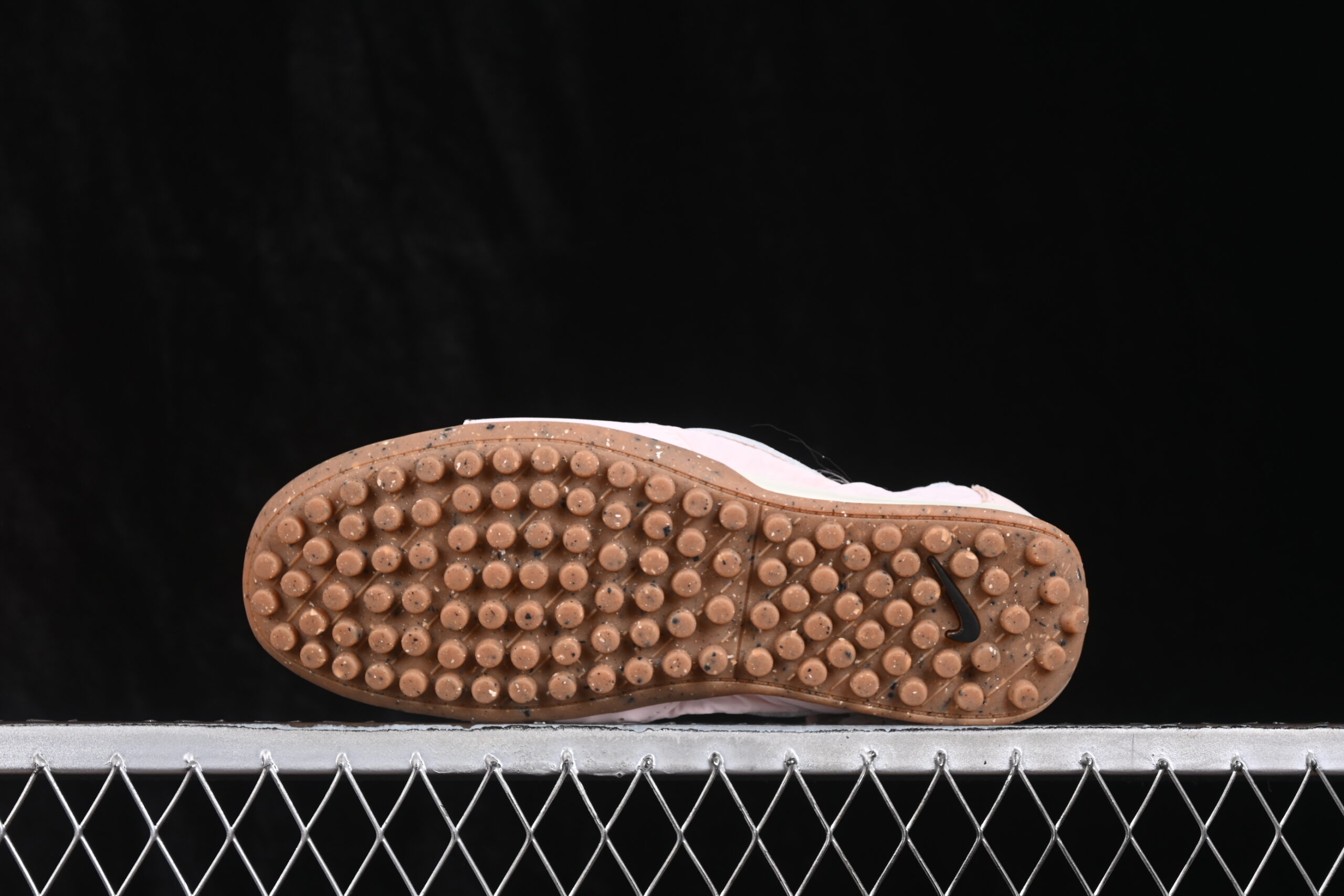 Jacquemus x Wmns Nike Moon Shoe SP Aluminum Pink — изображение 3