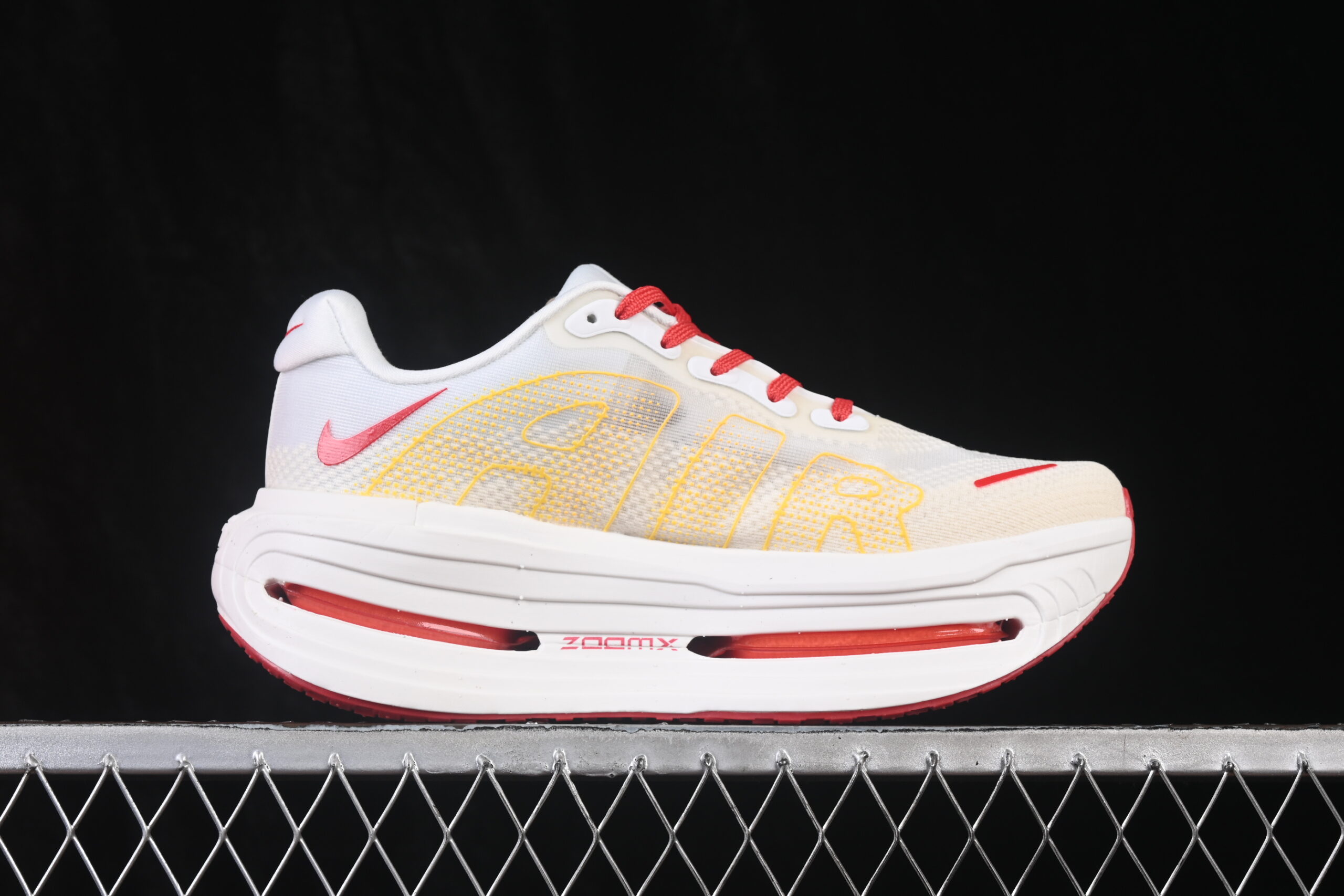 Nike Vomero Premium White/Red — изображение 2